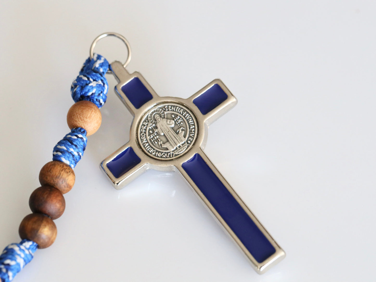 Rosario paracord, rosario guerrero, rosario de madera, crucifijo de San Benito, rosario costum hecho a mano, Medalla Milagrosa, Espíritu Santo, San Miguel