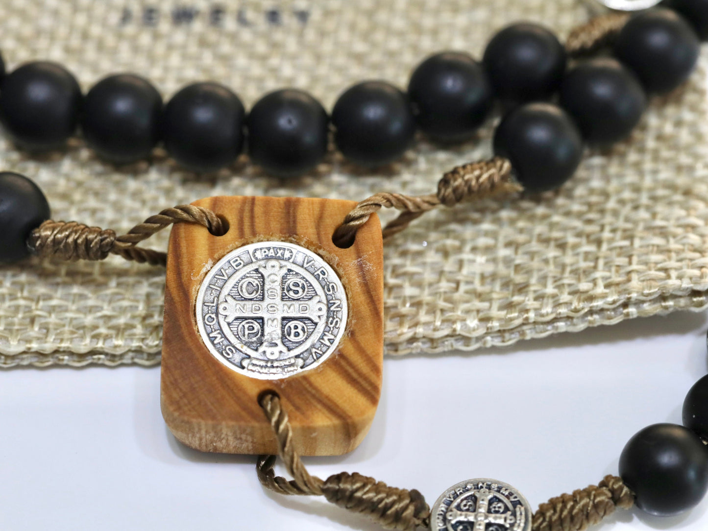 Rosario de San Benito, rosario negro de San Benito, rosario hecho a mano, rosario para mamá, rosario de pieza central de San Benito de madera de olivo, regalo para el hombre