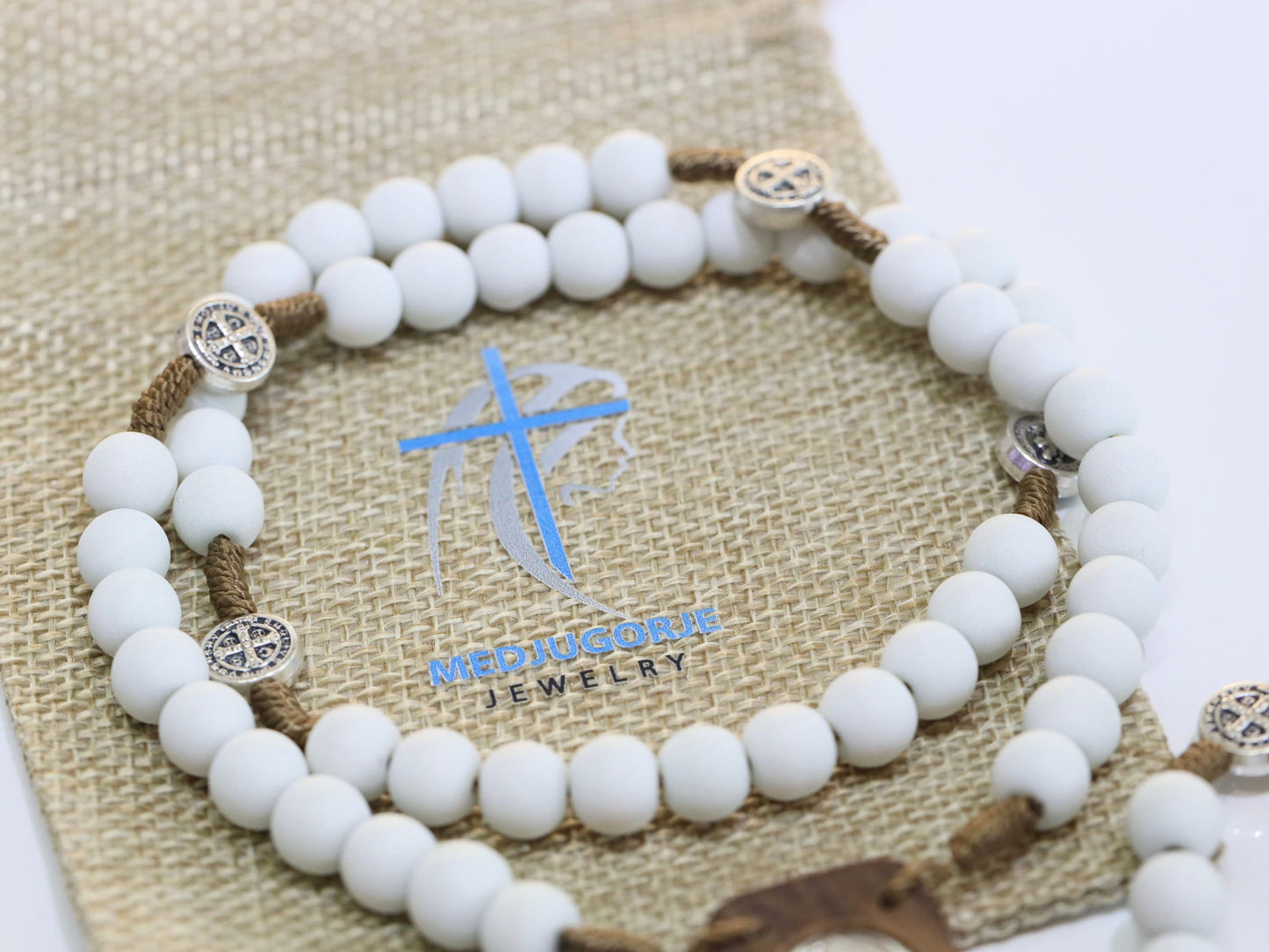 Cuentas de rosario Medjugorje blanco pastel, rosario de madera, centro de mesa y cruz de vestuario, cuentas de rosario de la Divina Misericordia y Nuestra Señora, rosario hecho a mano
