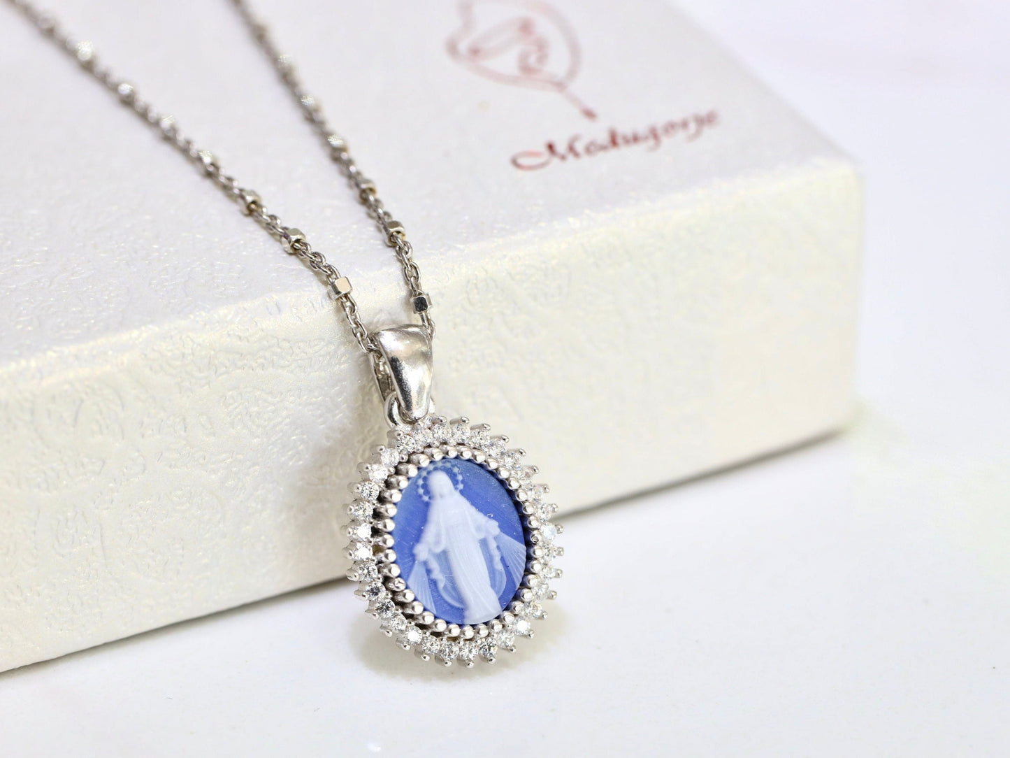 Collar colgante de Nuestra Señora de Gracia, colgante de cameo de la Virgen María, colgante de cameo de plata de ley 925 de Nuestra Señora, pequeña medalla de cameo de la Virgen María