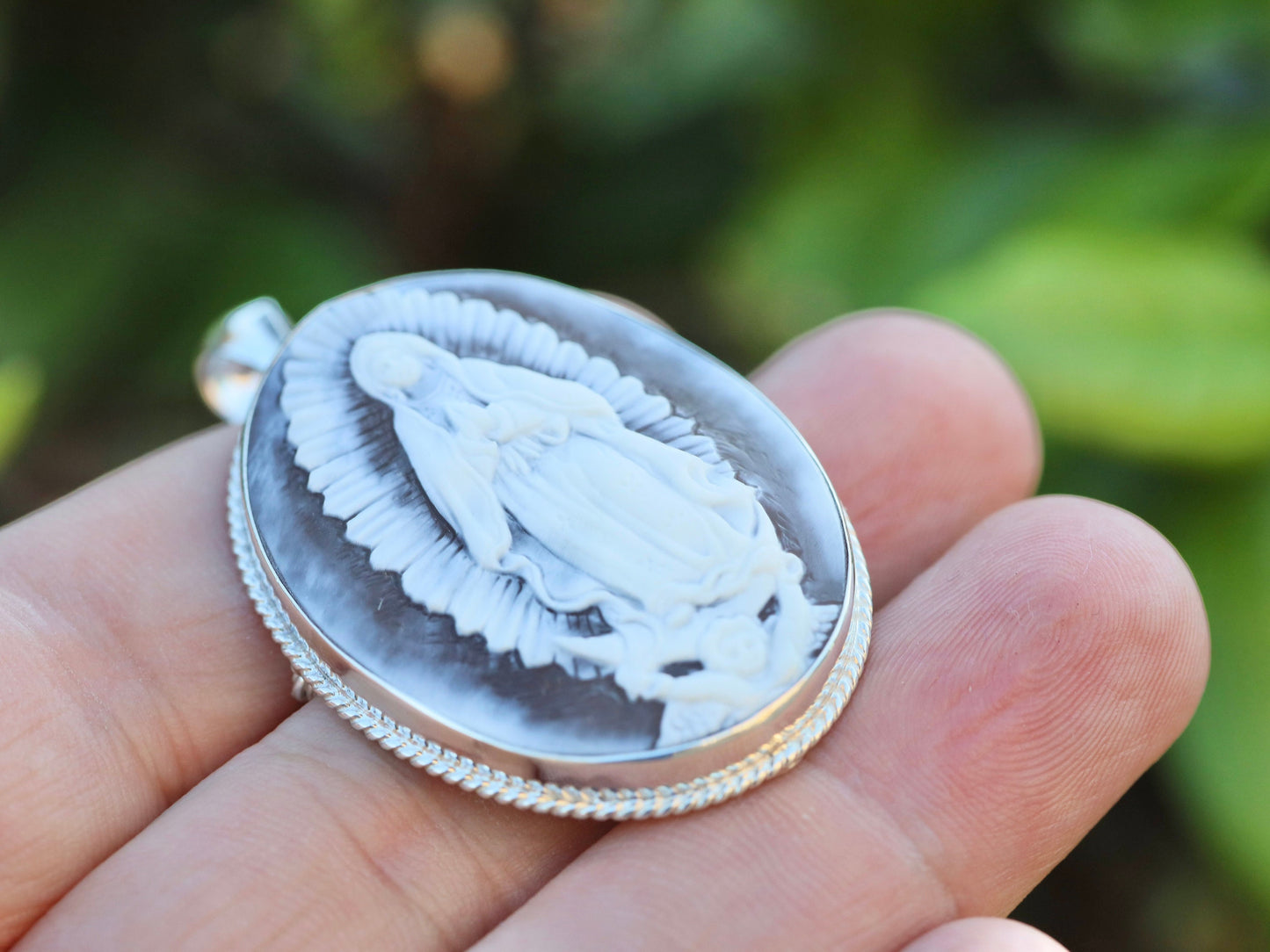 Medalla de Nuestra Señora de Guadalupe, medalla de cameo de plata de ley de Guadalupe, colgante de cameo italiano, cameo de Torre del Greco, colgante de cameo de Nuestra Señora