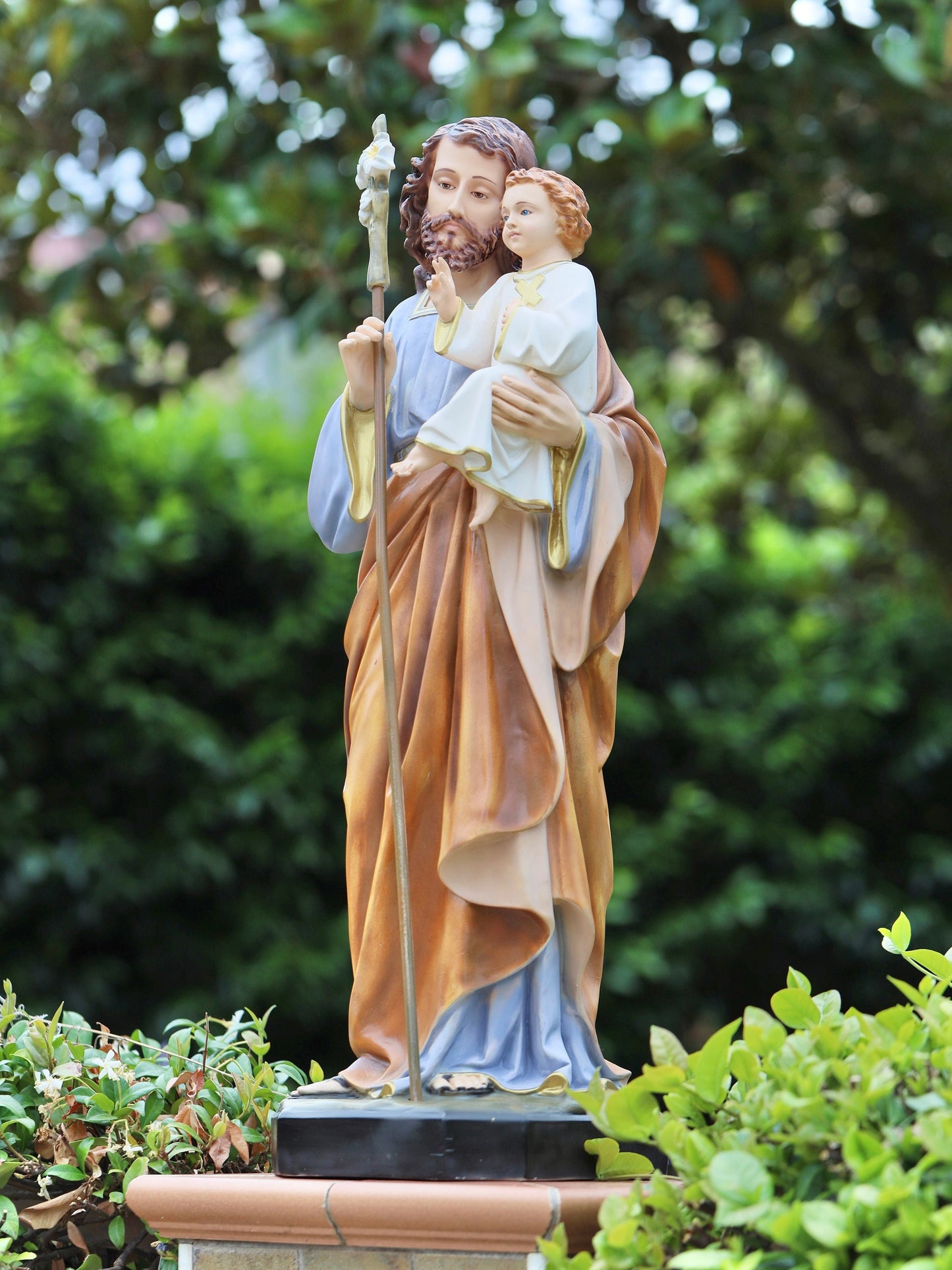 Estatua de San José, San José con el Niño Jesús, estatua del altar del hogar, estatua católica devocional, estatua del jardín, estatua de 31 pulgadas, polvo de mármol