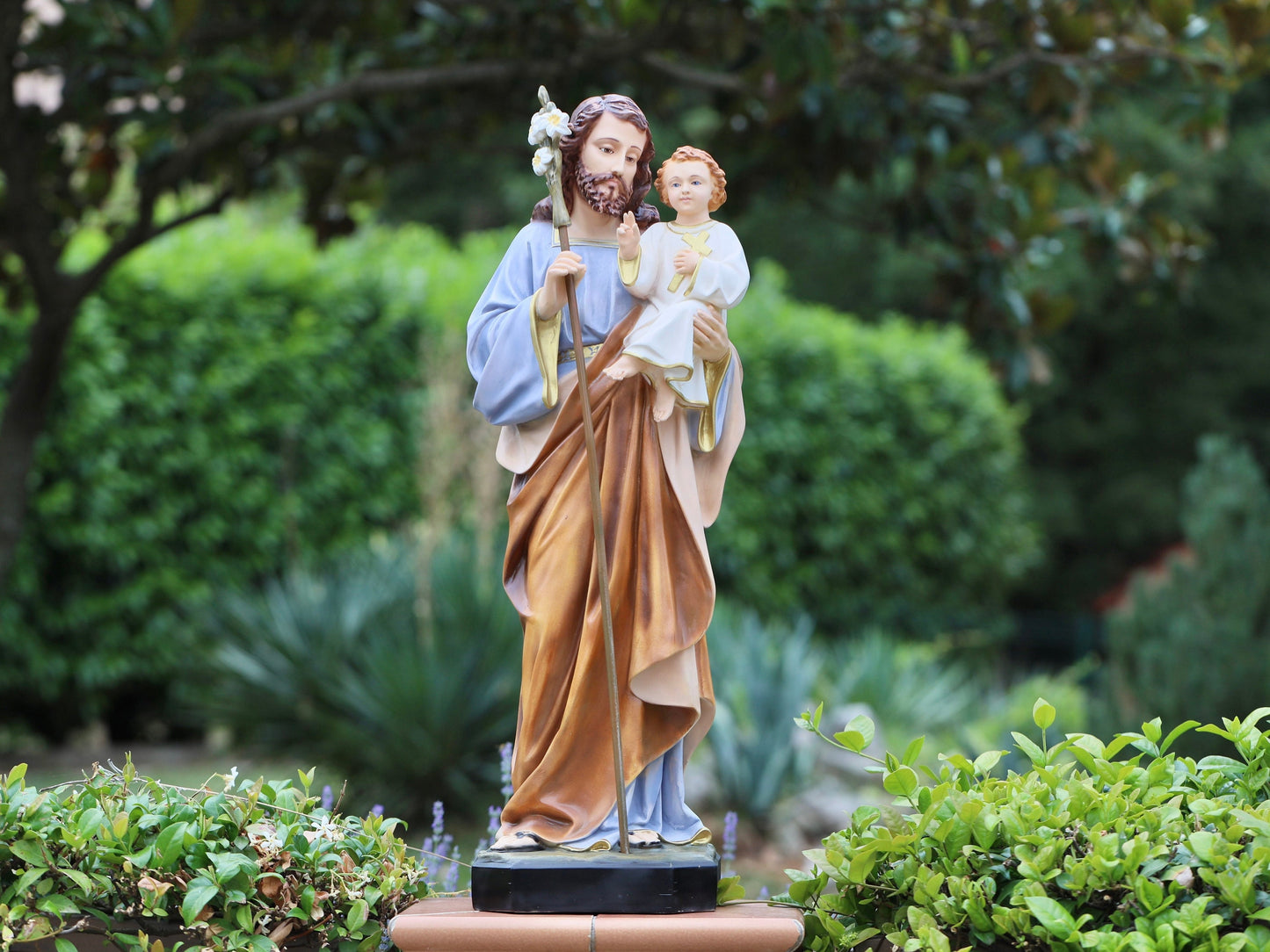 Estatua de San José, San José con el Niño Jesús, estatua del altar del hogar, estatua católica devocional, estatua del jardín, estatua de 31 pulgadas, polvo de mármol