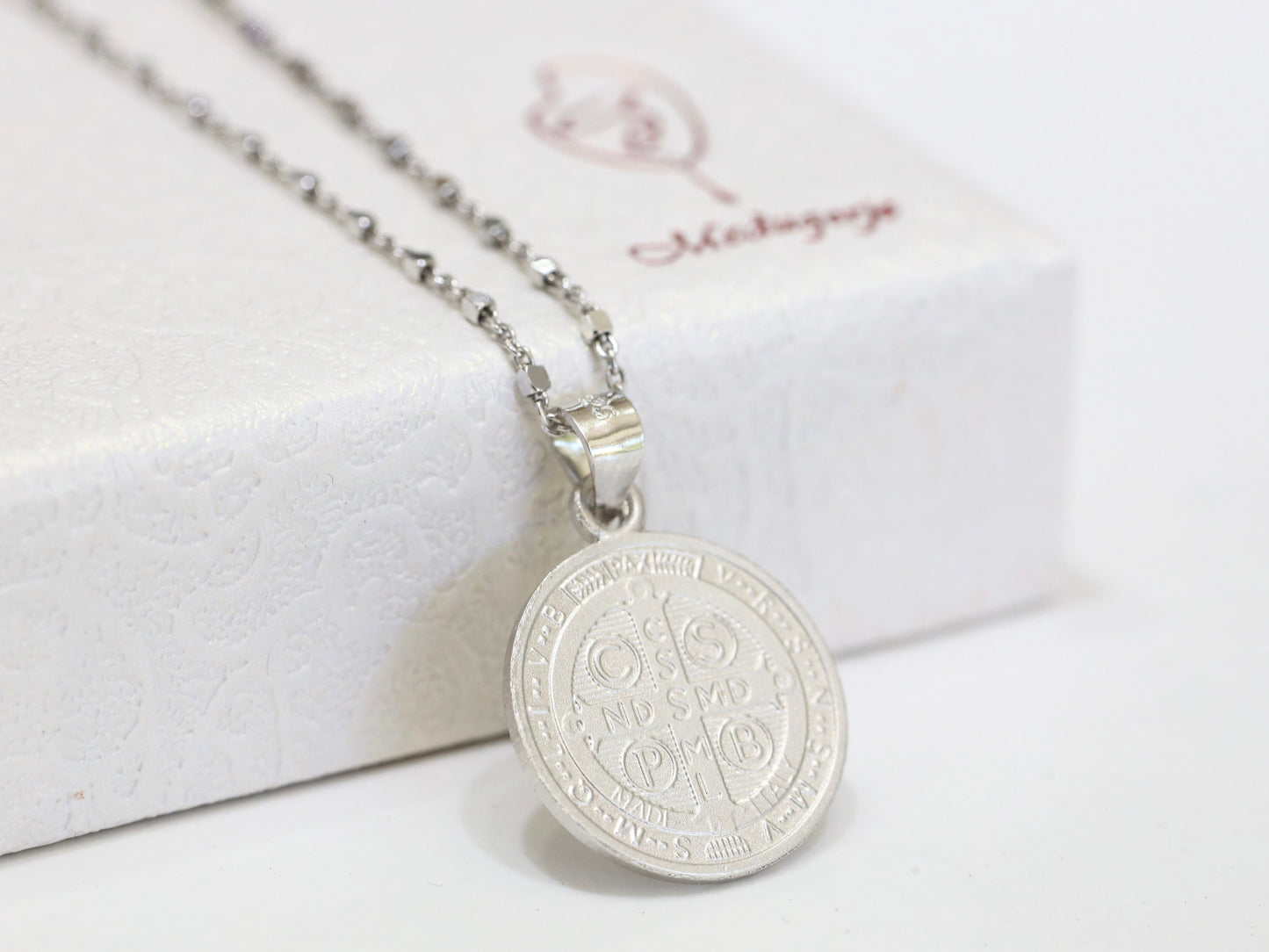 Medalla de San Benito de plata de ley | Medalla católica | medalla devocional |medalla cruzada | medalla de protección | medalla cruz redonda de San Benito