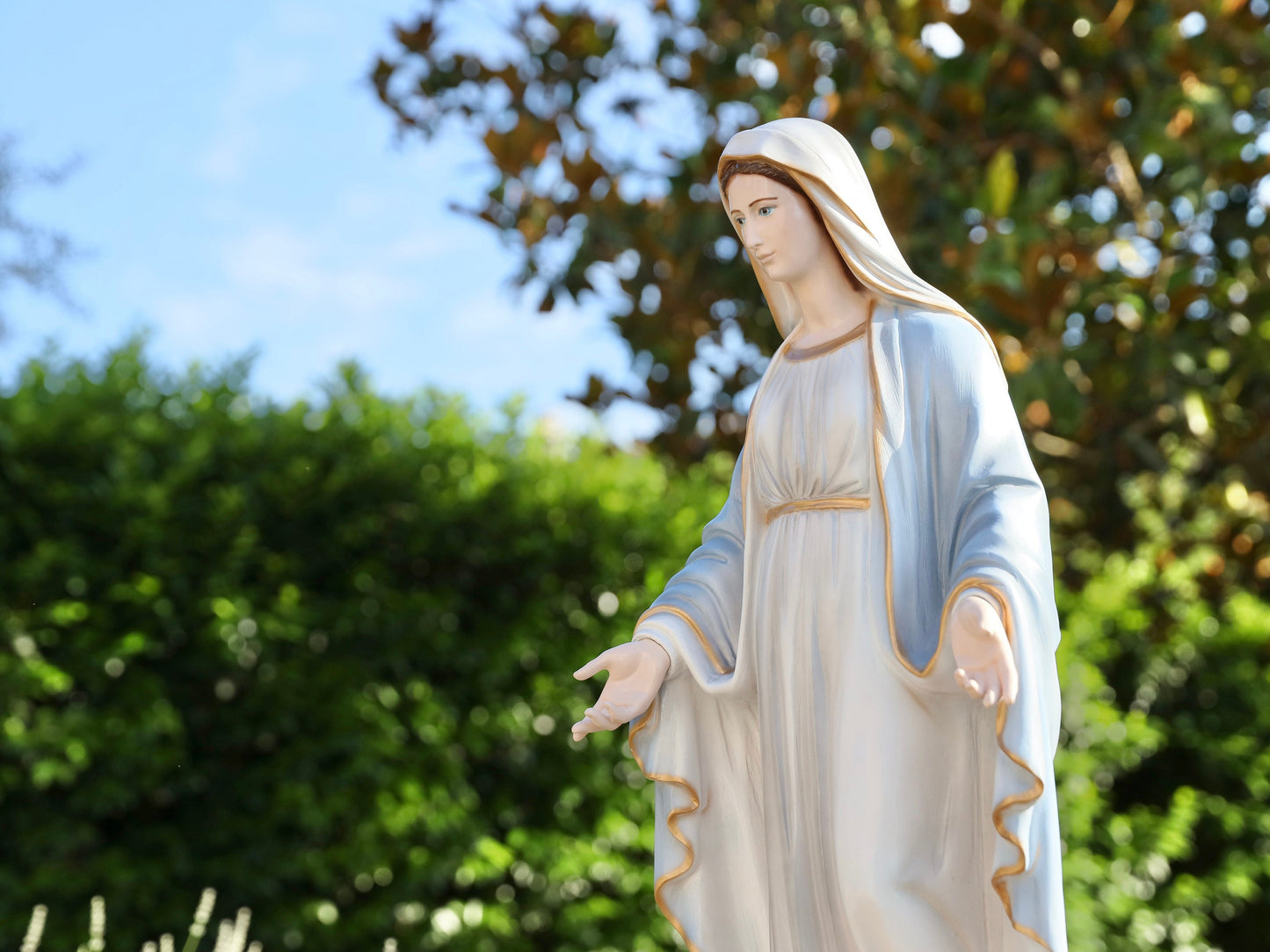 Estatua de Nuestra Señora de 31 pulgadas, estatua de Nuestra Señora de Gracia, estatua grande para jardín, estatua azul de la Virgen María, estatua del altar del hogar, estatua de Medjugorje,