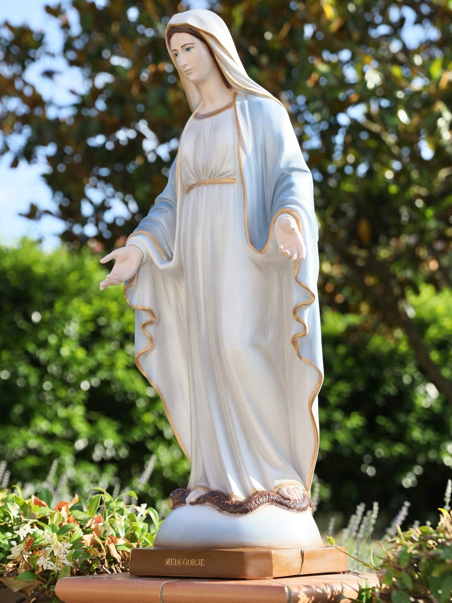 Estatua de Nuestra Señora de 31 pulgadas, estatua de Nuestra Señora de Gracia, estatua grande para jardín, estatua azul de la Virgen María, estatua del altar del hogar, estatua de Medjugorje,