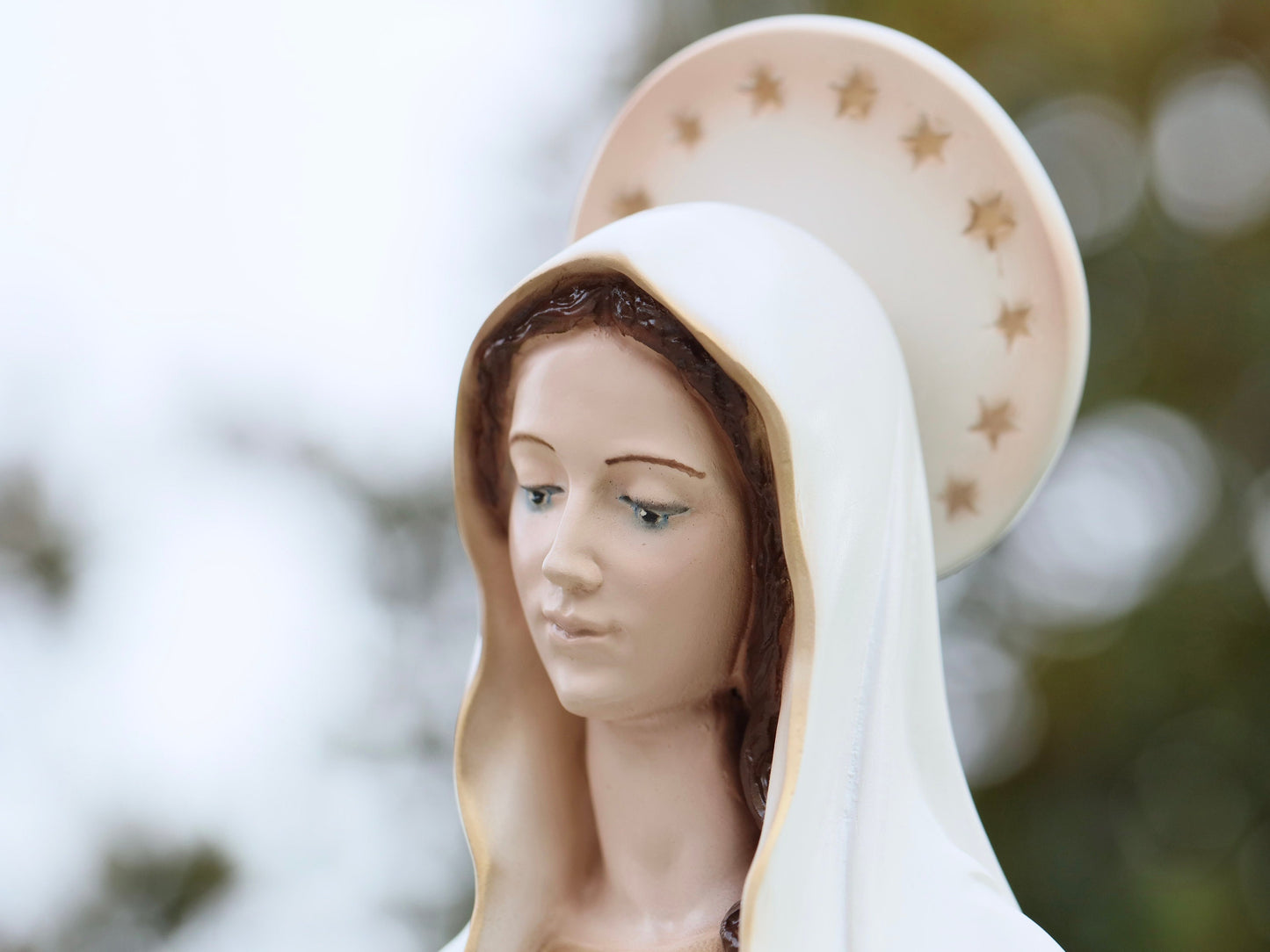 Estatua de Medjugorje, estatua de la Reina de la Paz, estatua del jardín de Nuestra Señora, estatua de la Virgen María de 26 pulgadas, estatua de la Madre María de 66 cm en polvo de mármol