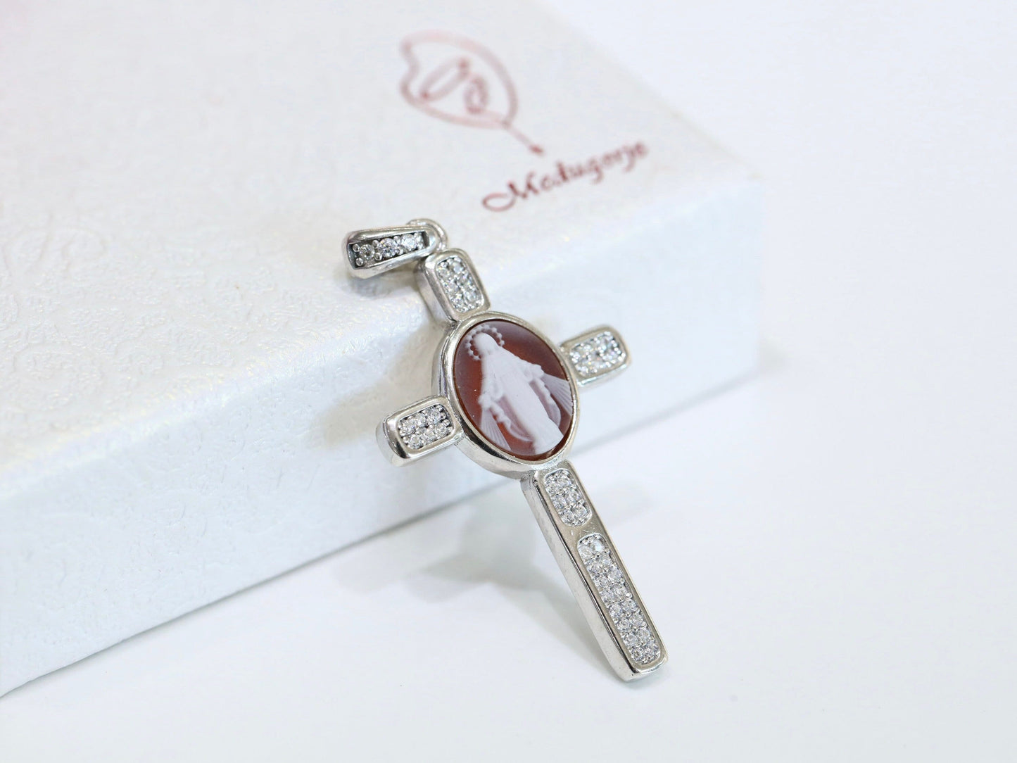Medalla de plata Nuestra Señora de Gracia, cruz de plata de primera ley con la Virgen María, cruz estilo camafeo con la Virgen María, cruz para mujer, cruz de Medjugorje