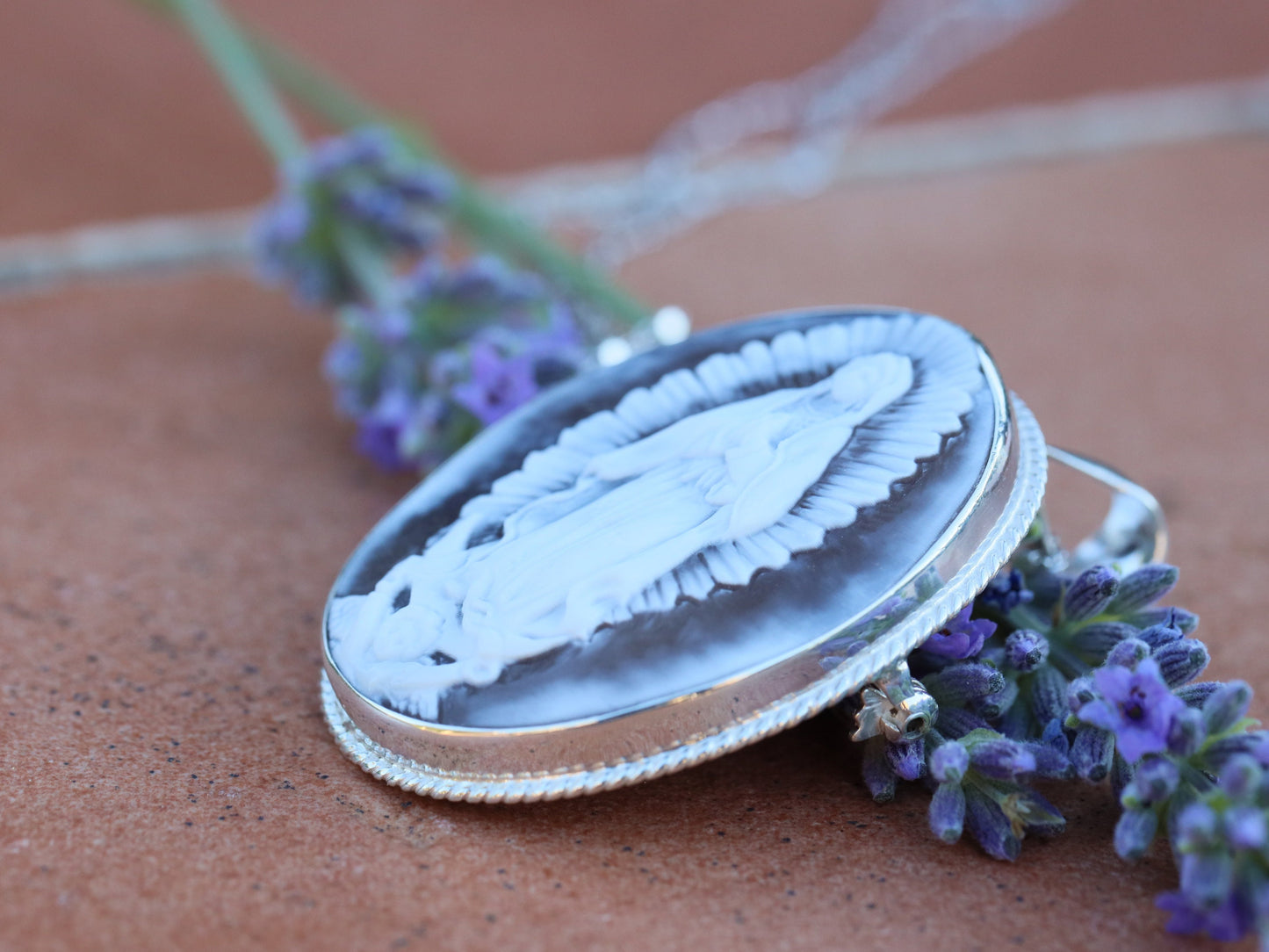 Medalla de Nuestra Señora de Guadalupe, medalla de cameo de plata de ley de Guadalupe, colgante de cameo italiano, cameo de Torre del Greco, colgante de cameo de Nuestra Señora