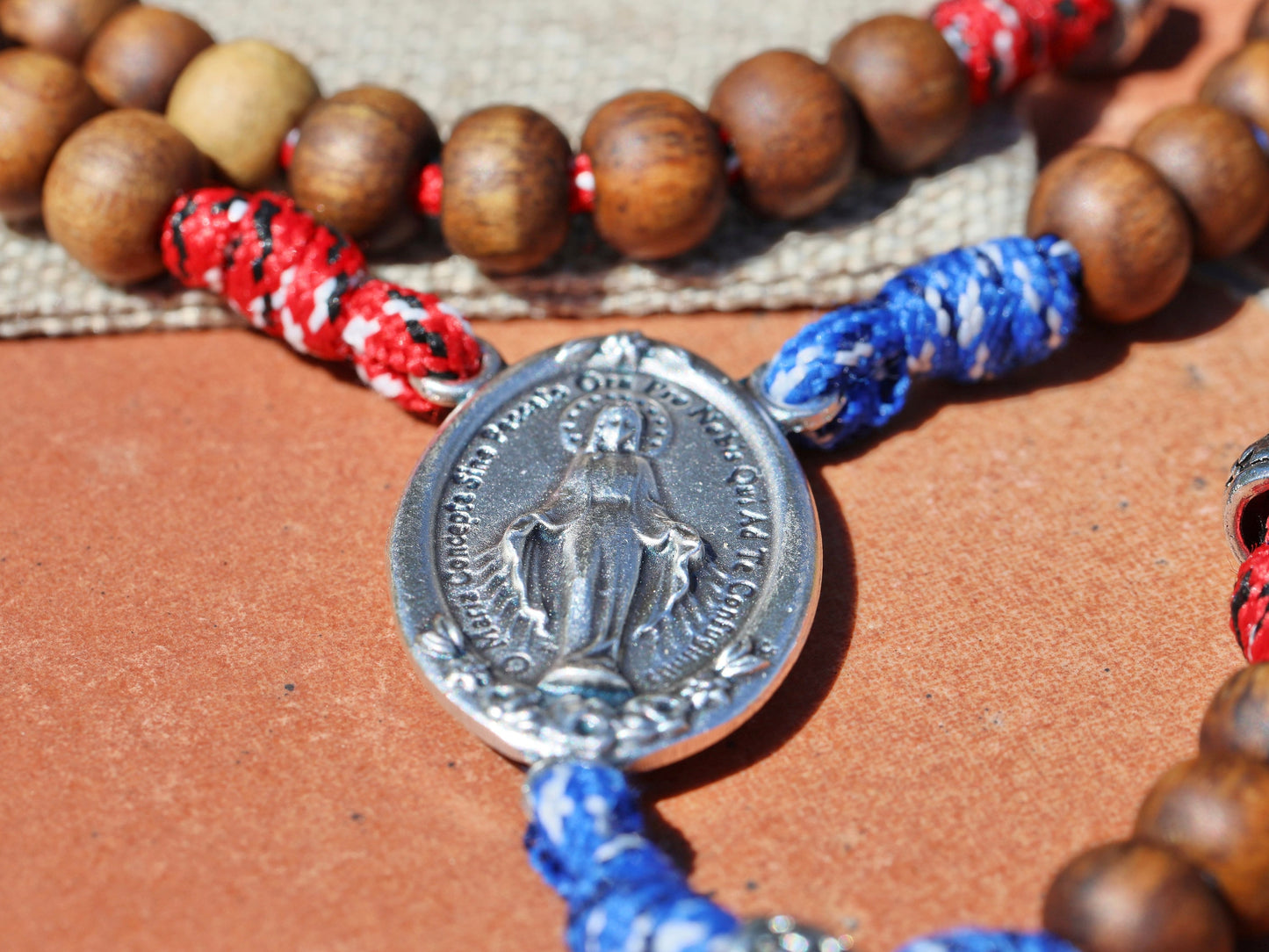 Coronilla de la Divina Misericordia, Rosario de la Divina Misericordia, rosario de madera, cuentas de rosario paracord hechas a mano, Rosario para hombre, rosario de cuentas de madera grandes
