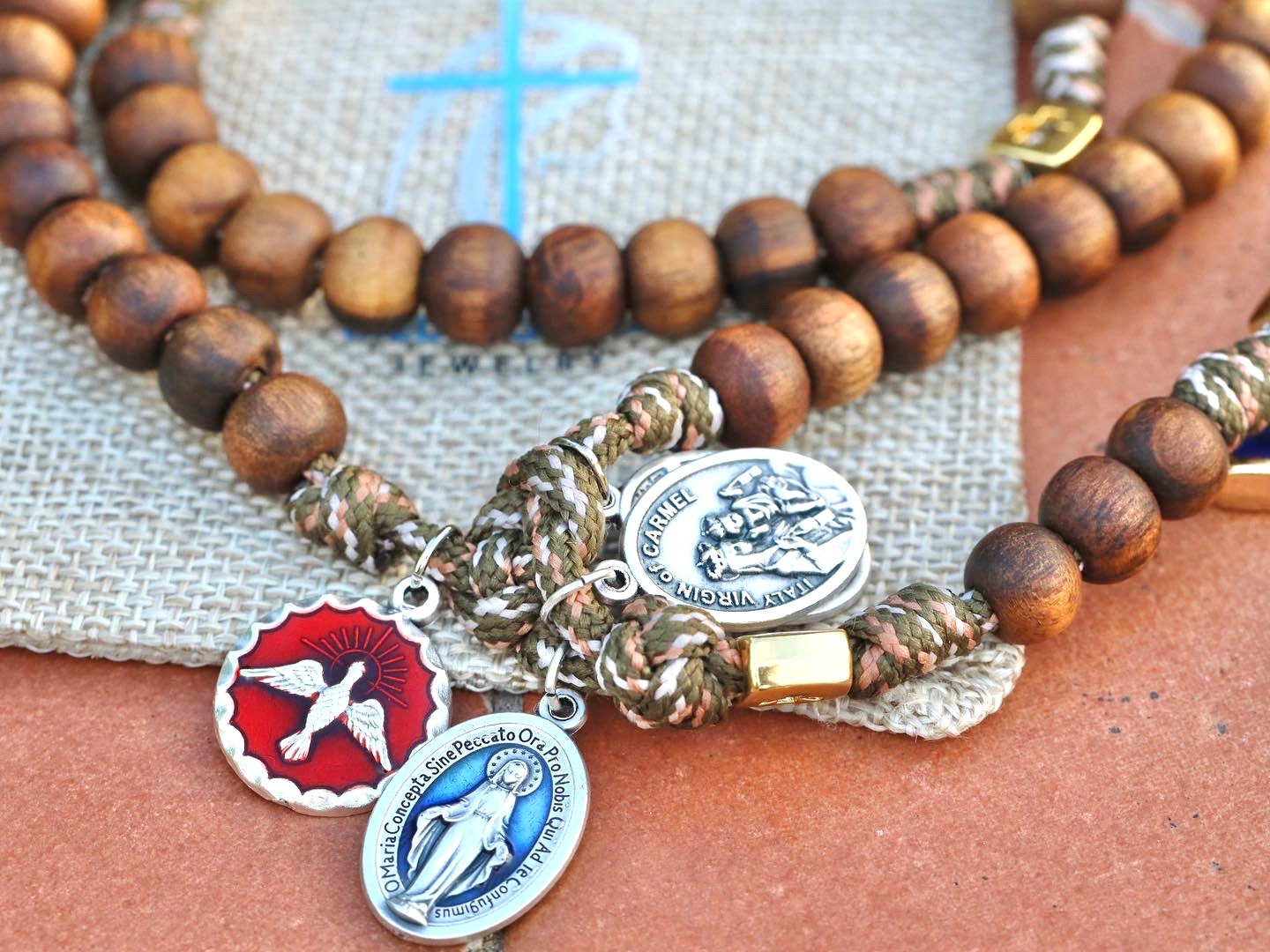 Rosario Paracord San Benito, rosario de madera, rosario táctico, Medalla Milagrosa, San Miguel, Espíritu Santo, medalla Escapulario, rosario para hombre