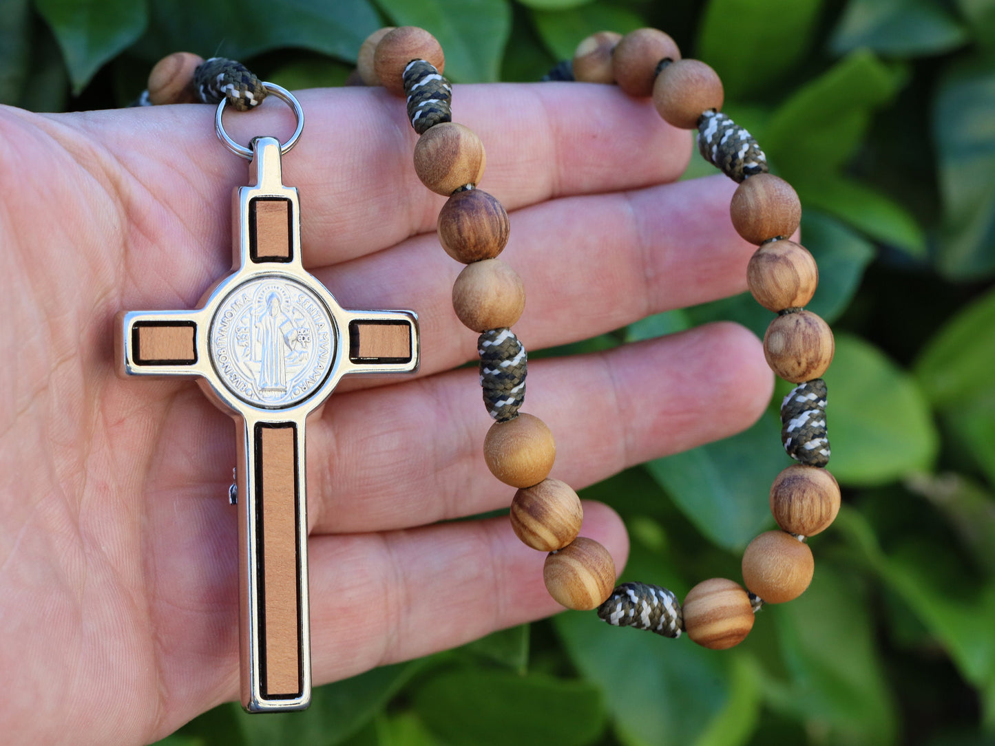 Rosario de Medjugorje, Coronilla de la Paz, rosario de madera, Rosario por la paz, regalo para papá, siete veces tres rosario, rosario paracord, cruz de San Benito