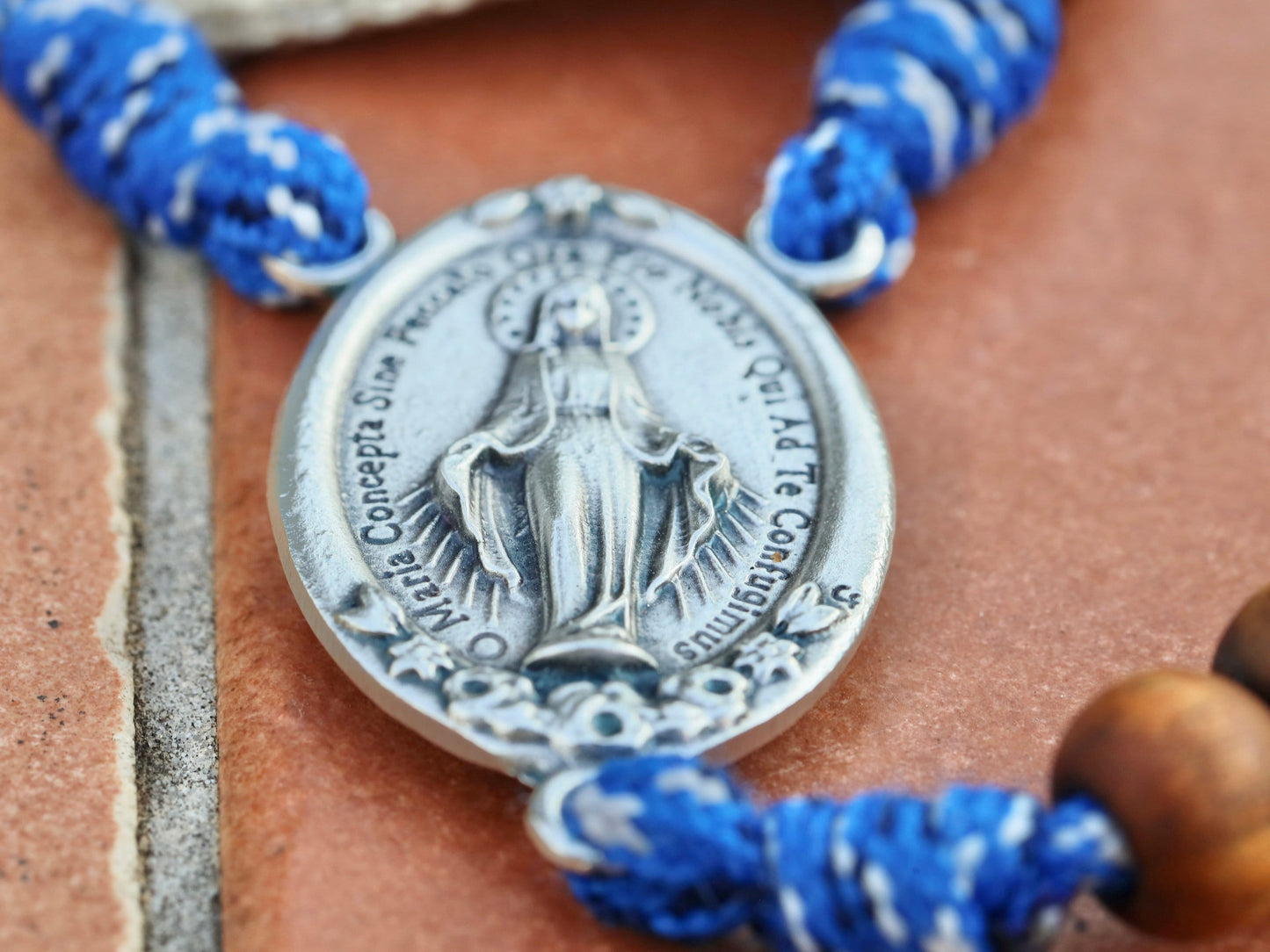 Rosario de San Miguel, rosario paracord, cuentas de rosario de madera, corona de San Miguel, rosario católico, cuentas de rosario táctico, Medalla Milagrosa