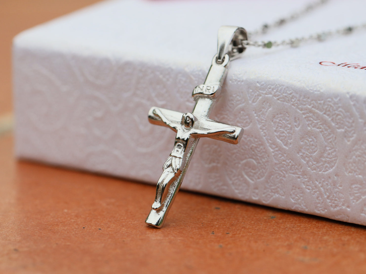 Crucifijo para mujer, crucifijo de plata de ley 925, collar de crucifijo para adolescente, colgante de crucifijo pequeño, crucifijo para adolescente, regalo para mamá