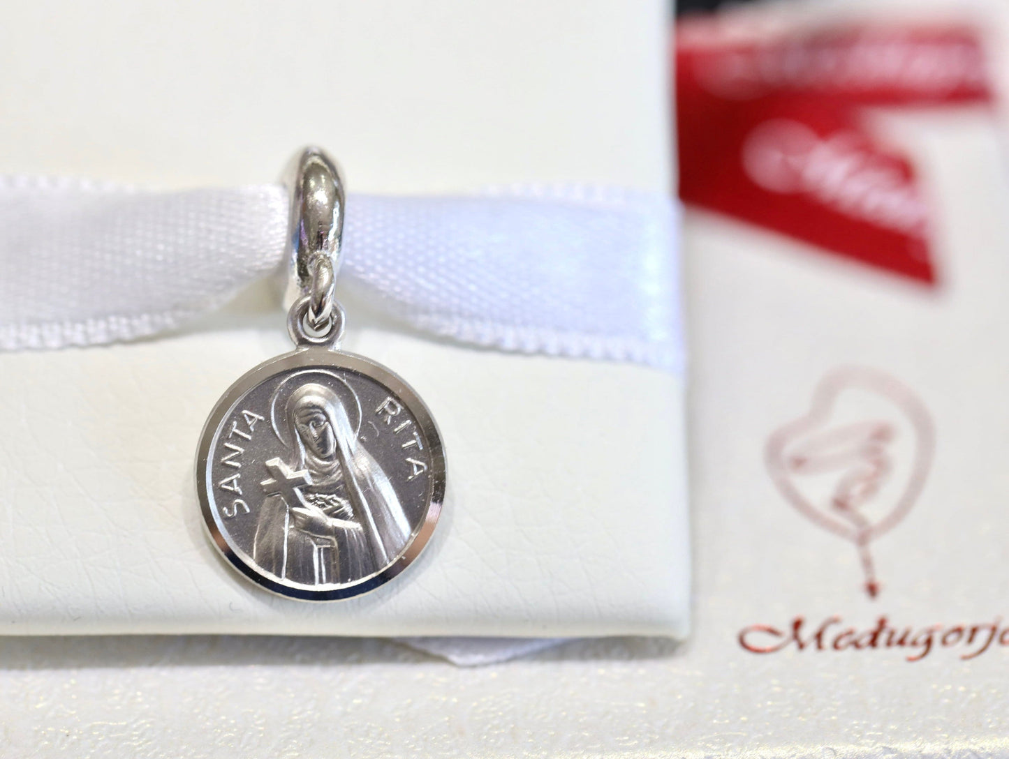Pandora de plata de ley de Santa Rita se adapta al encanto, encanto católico para pulsera de plata, encanto religioso de plata de ley, encanto compatible con pandora