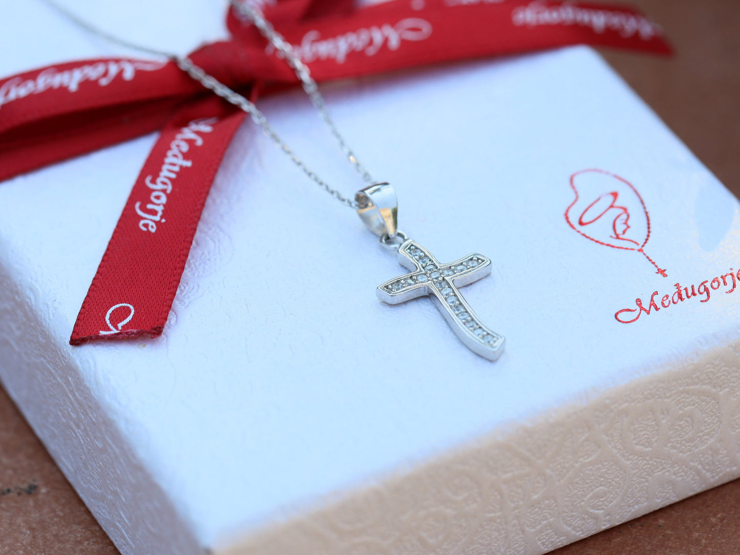 Colgante de cruz, cruz minijature, plata de ley 925, cruz para adolescente, colgante de cruz moderno, collar de cruz, cruz de circonio cúbico