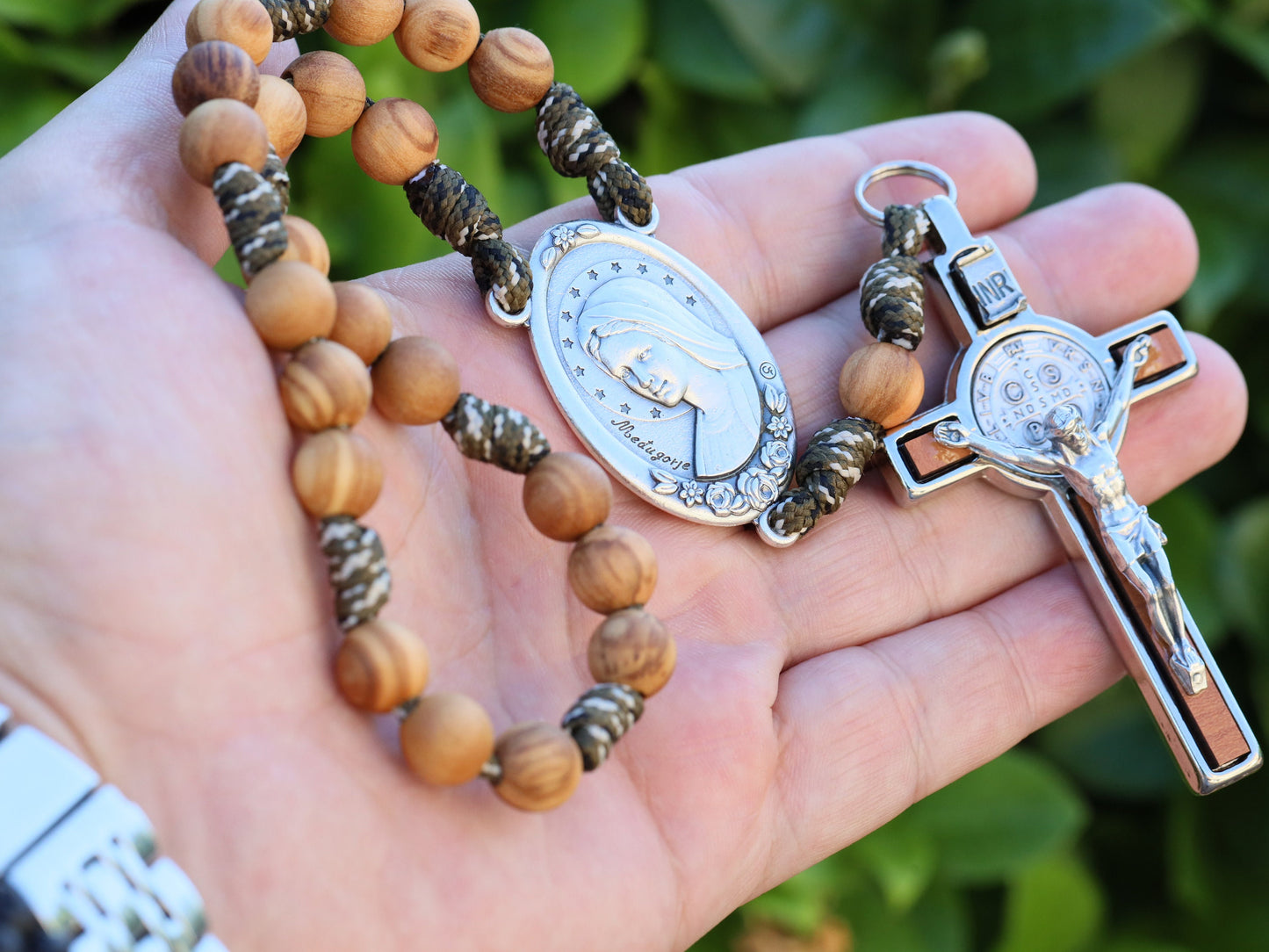 Rosario de Medjugorje, Coronilla de la Paz, rosario de madera, Rosario por la paz, regalo para papá, siete veces tres rosario, rosario paracord, cruz de San Benito