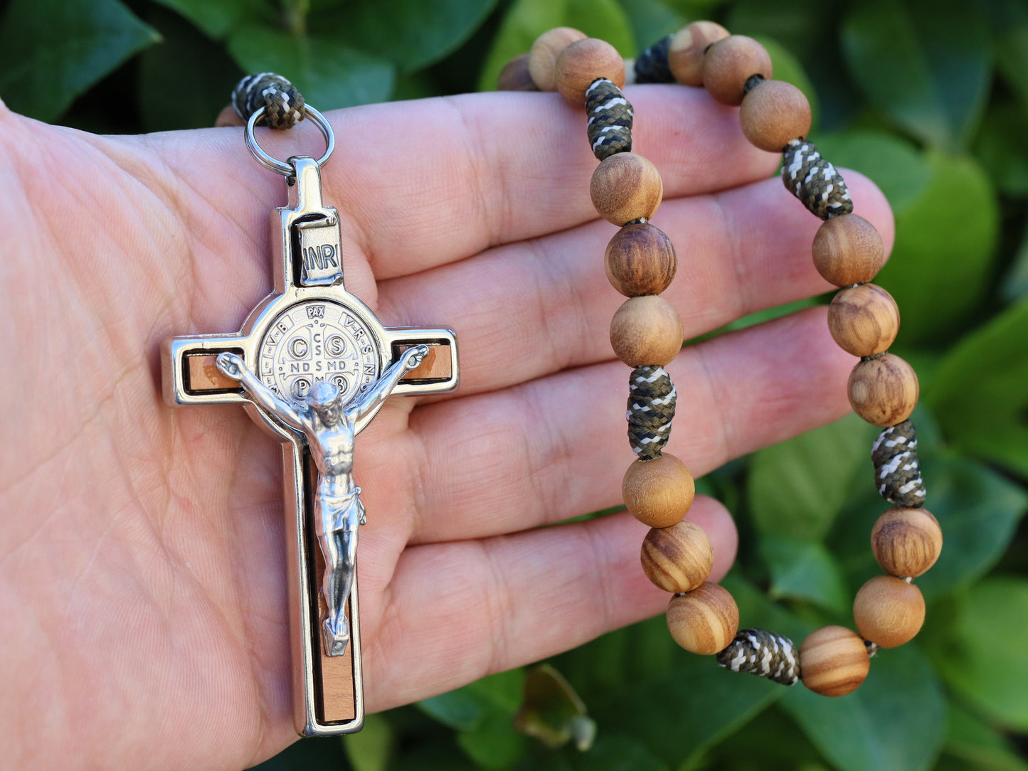 Rosario de Medjugorje, Coronilla de la Paz, rosario de madera, Rosario por la paz, regalo para papá, siete veces tres rosario, rosario paracord, cruz de San Benito