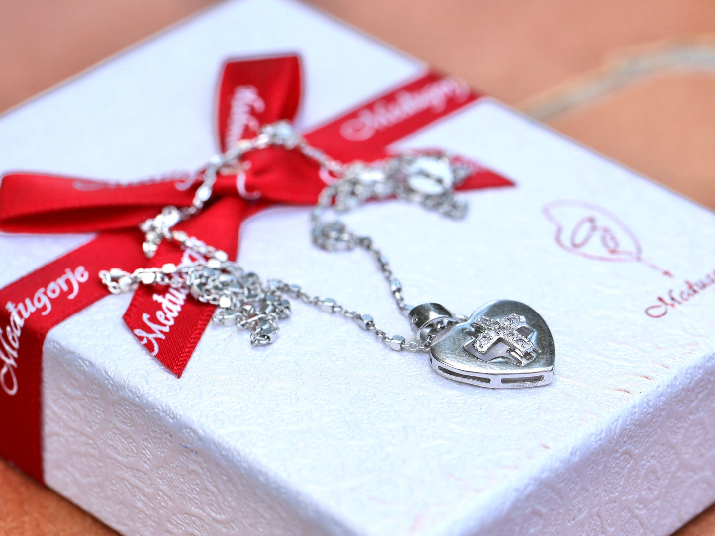 Colgante cruz, plata de primera ley 925, colgante para mujer, elegante cruz en forma de corazón, regalo para mujer, colgante cruz católica, delicado circonio