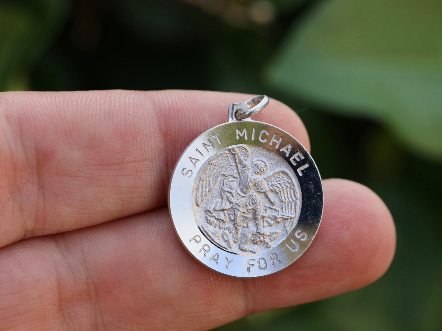 Medalla de San Miguel, plata de ley 925, medalla redonda de 24 mm, medalla arcángel Miguel, medalla para el hombre católico, medalla de protección católica fuerte