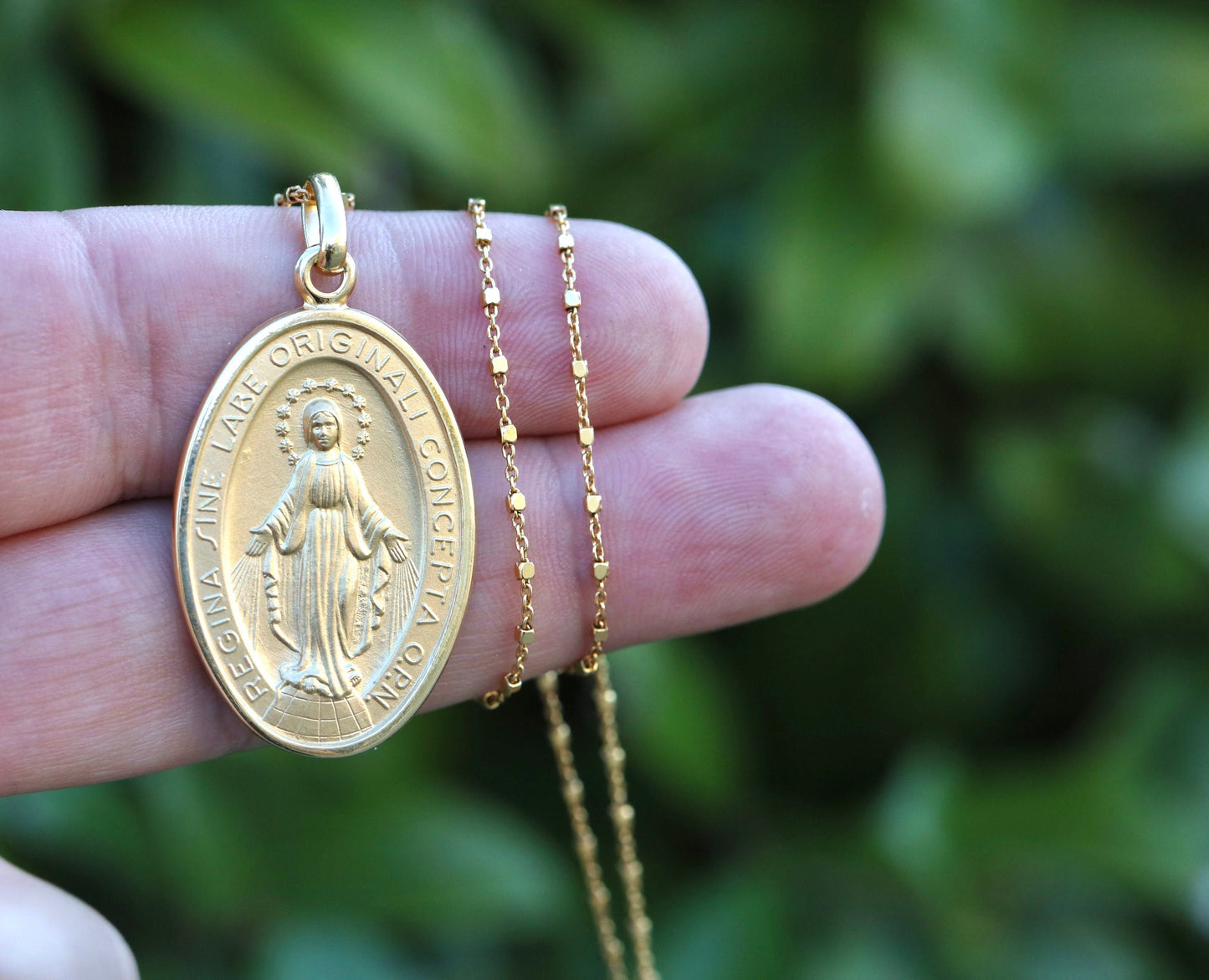 Medalla Milagrosa de plata de ley 925 chapada con collar de oro de 18 kt, collar de Nuestra Señora de Gracia de 18 pulgadas con colgante de 32 mm de Medjugorje