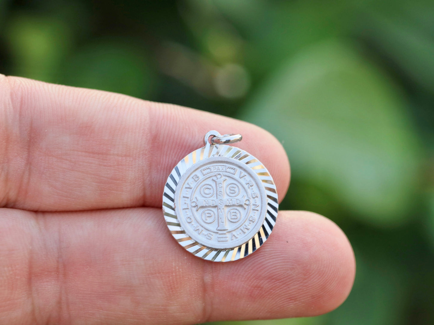 Medalla de San Benito, plata de ley 925, medalla redonda talla diamante, medalla cruzada, regalo para católico, regalo para mamá, medalla de protección del mal