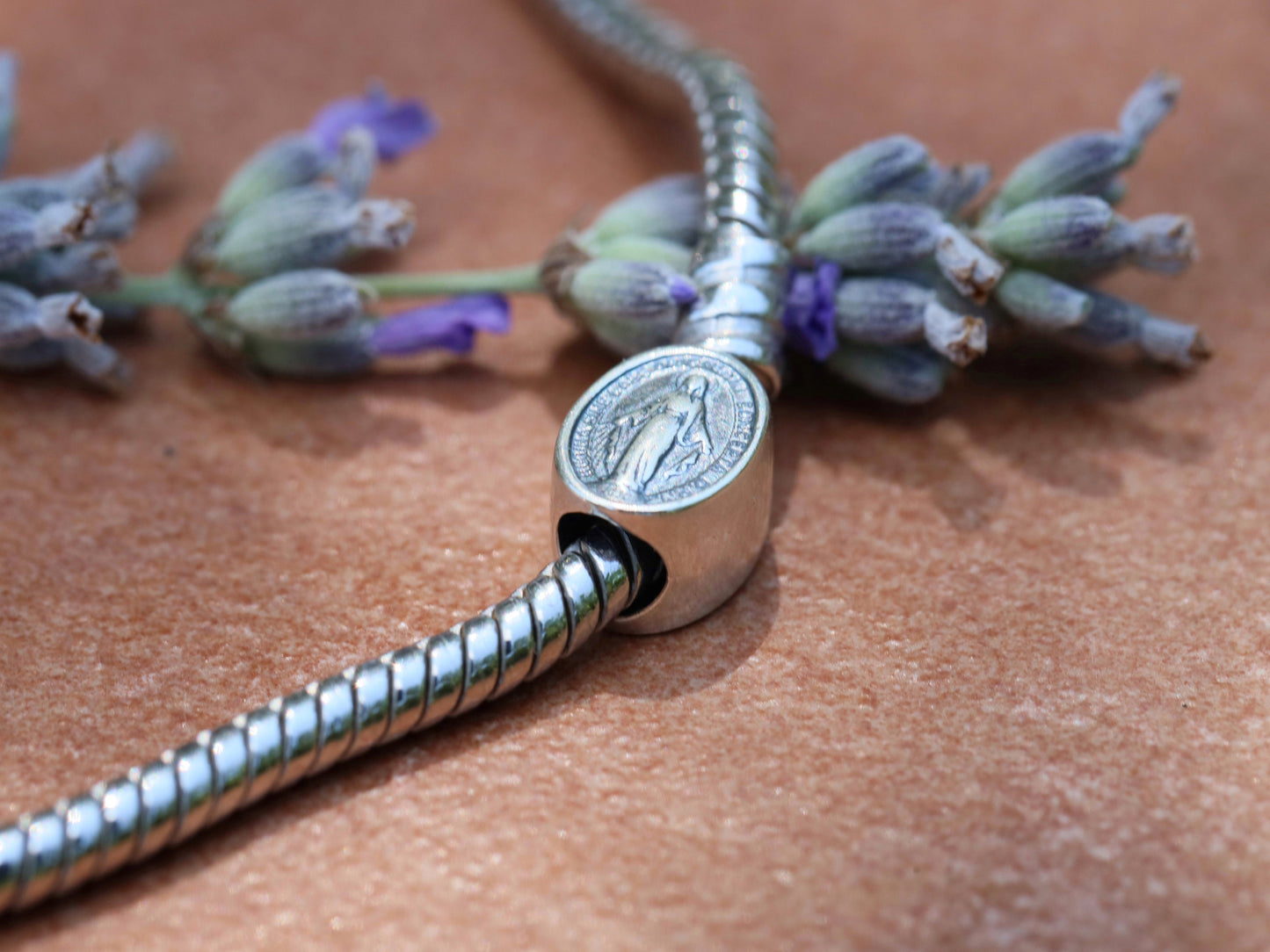 Medalla Milagrosa, plata de ley 925, plata antigua, encanto compatible con Pandora, regalo para mujeres, encanto de pulsera estilo europeo, encanto católico