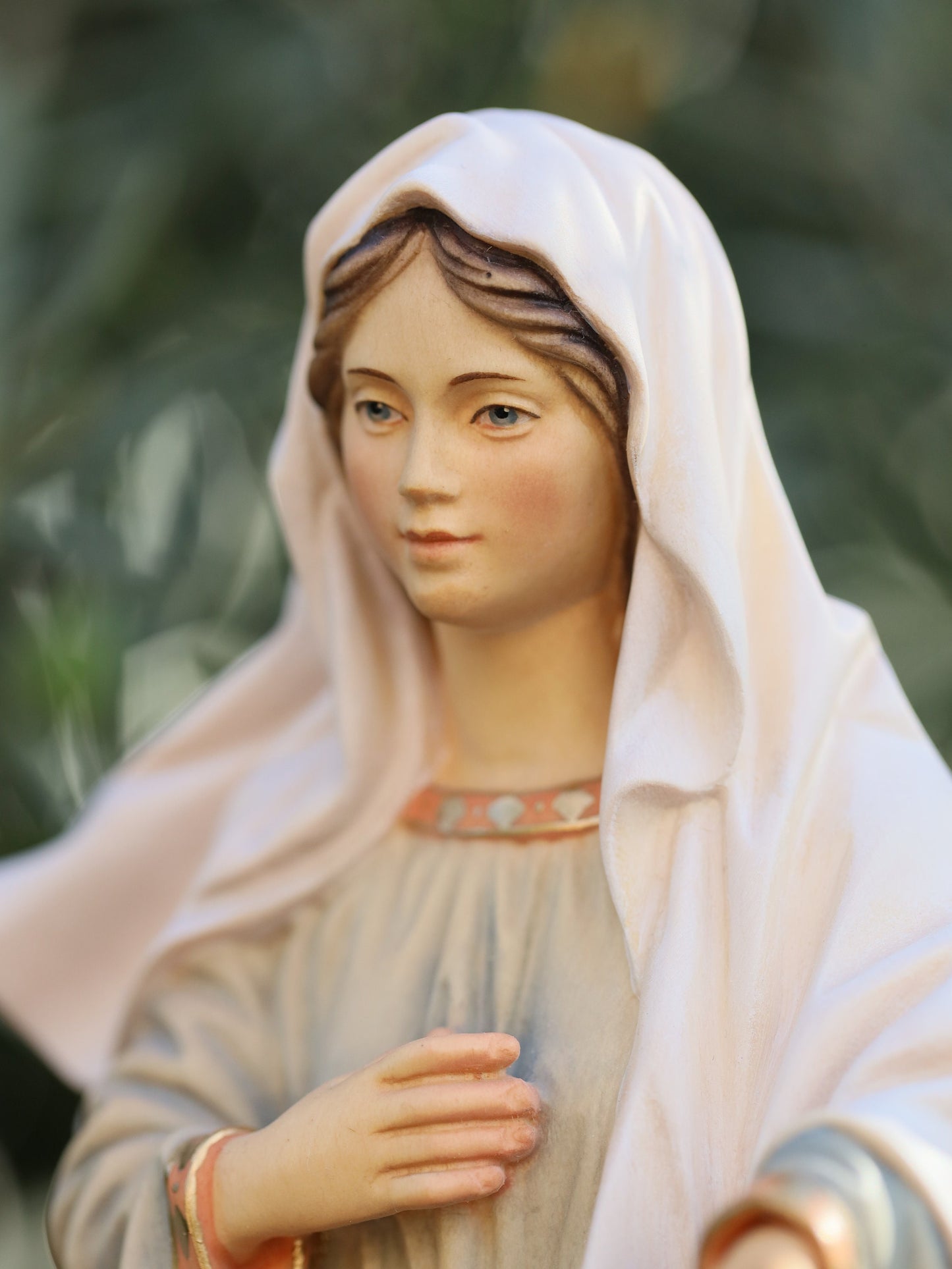 Estatua de Nuestra Señora, estatua de madera, estatua hecha a mano, estatua del altar del hogar, estatua de Medjugorje, estatua de 14 pulgadas, regalo para la familia, estatua de la Reina de la Paz