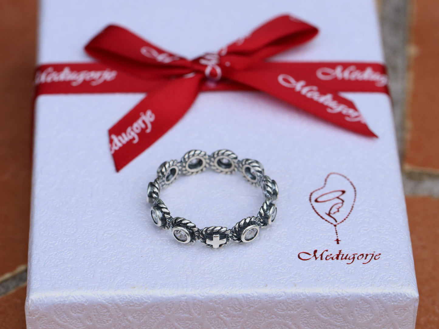 Anillo rosario de plata de primera ley, anillo rosario con circonitas, anillo rosario de plata de primera ley estilo vintage, anillo rosario Medjugorje, anillo estilo vintage