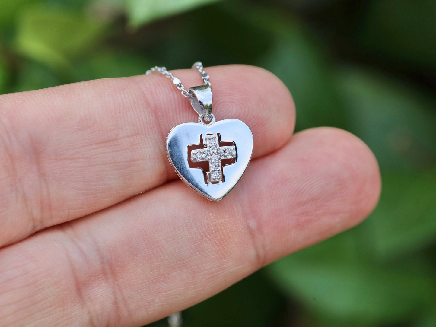 Colgante cruz, plata de primera ley 925, colgante para mujer, elegante cruz en forma de corazón, regalo para mujer, colgante cruz católica, delicado circonio