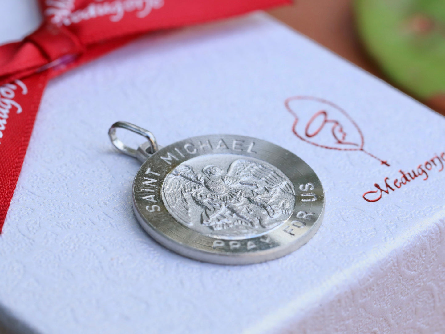 Medalla de San Miguel, plata de ley 925, medalla redonda de 24 mm, medalla arcángel Miguel, medalla para el hombre católico, medalla de protección católica fuerte