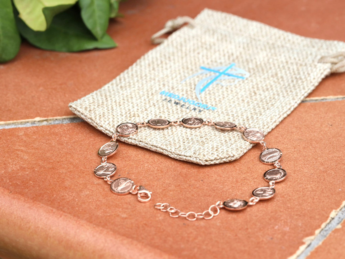 Pulsera con santos, pulsera de santos católicos, pulsera de 11 santos diferentes, pulsera de plata de ley con oro de 18 k, pulsera de joyería fina