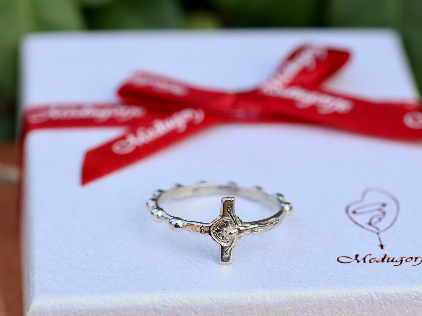 Anillo de rosario de San Benito de plata de ley, anillo de oración de cuentas de rosario, anillo de rosario católico, anillo de rosario delicado, anillo de Medjugorje en miniatura