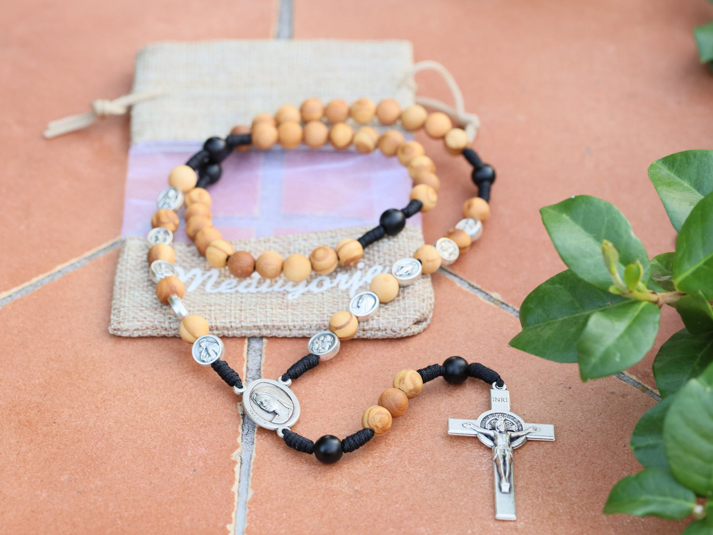 Wood rosary, olive wood, rosary with saints , handmade rosary, gift for father, gift for mum, catholic rosary, St Benedict wood rosary