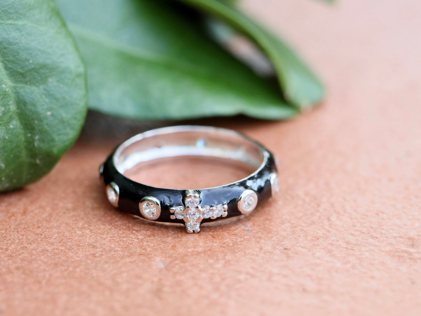 Anillo rosario, anillo rosario de plata de primera ley 925, anillo para adolescente, regalo para ella, anillo rosario de circonio, delicado anillo de esmalte negro con cruz
