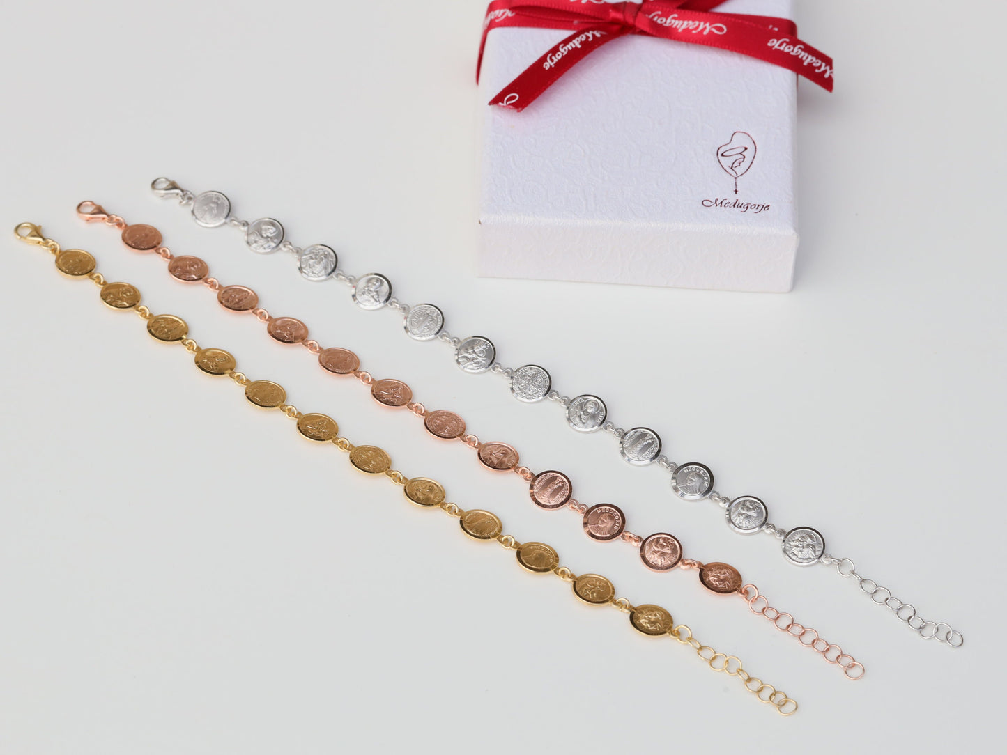 Pulsera de santos católicos, santos redondos en miniatura, pulsera chapada en oro de plata de ley 925 talla diamante, santos devocionales, regalo para mujer,