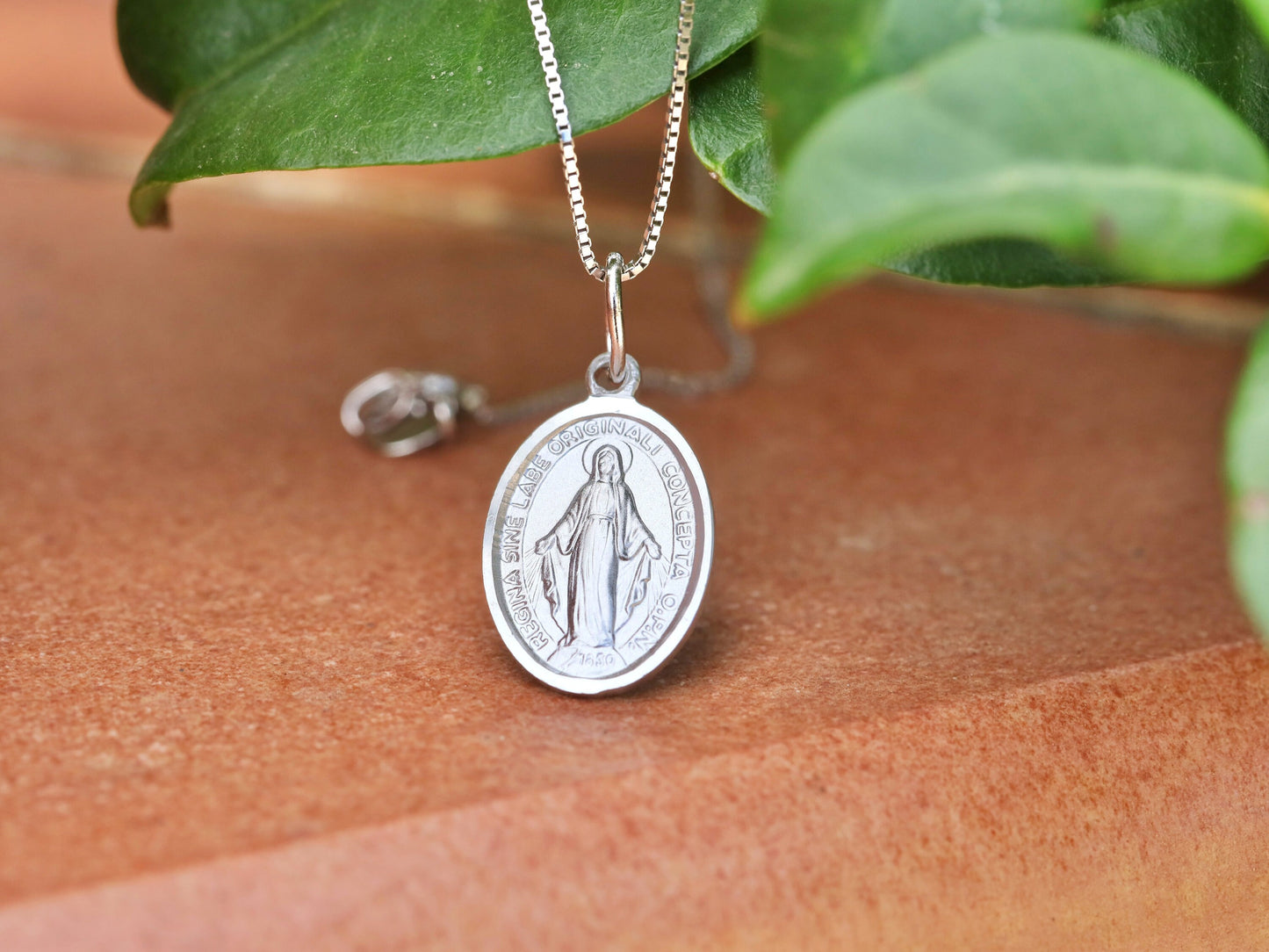 Medalla Milagrosa Simple, medalla de tamaño mediano, plata de ley 925, medalla ovalada de Nuestra Señora de Gracia, medalla católica para mujer, regalo para católica