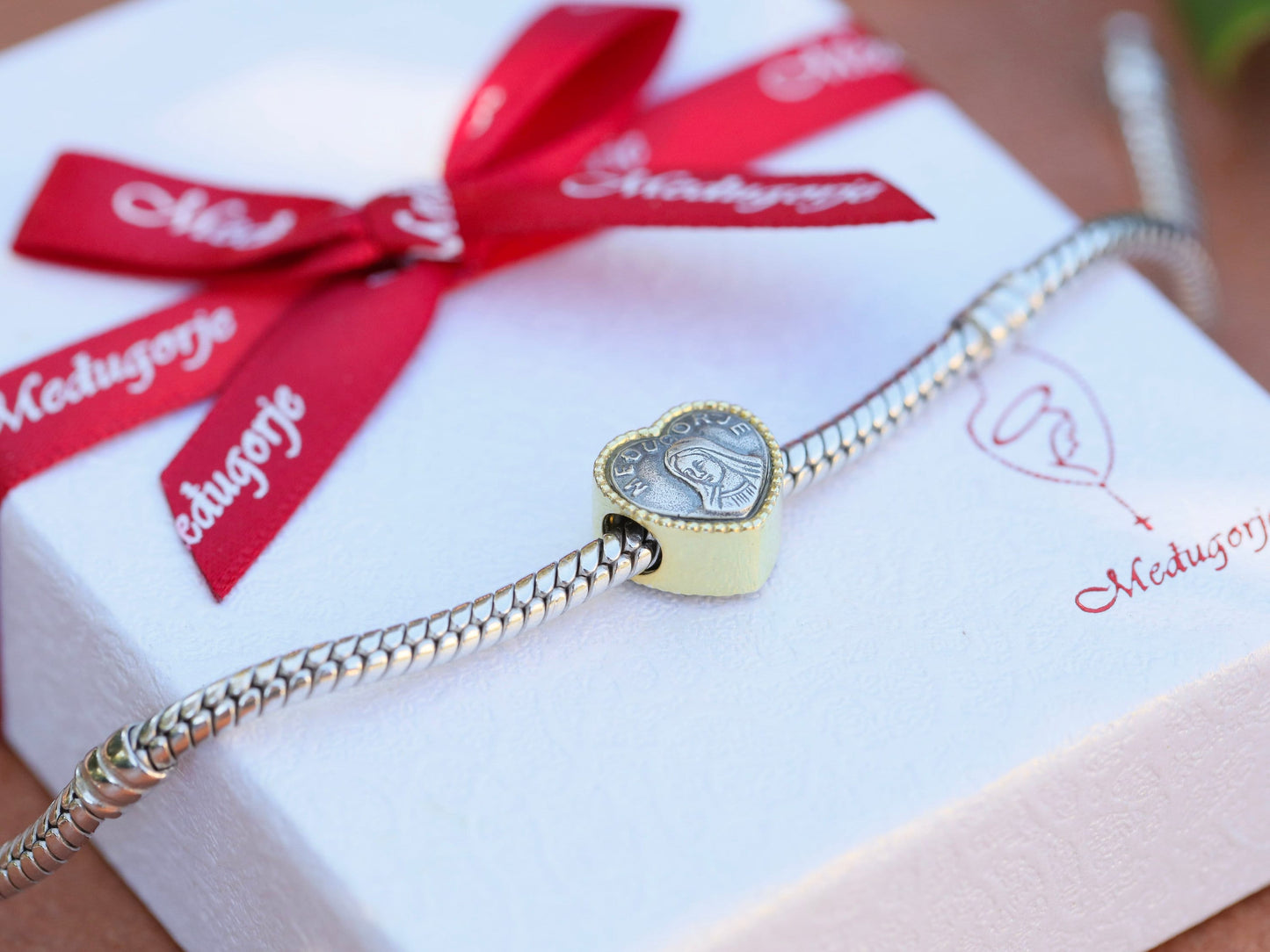 Encanto de Nuestra Señora para pulsera pandora similar, encanto en forma de corazón de plata de ley 925, encanto de Virgen María bañado en oro de Medjugorje para pulsera