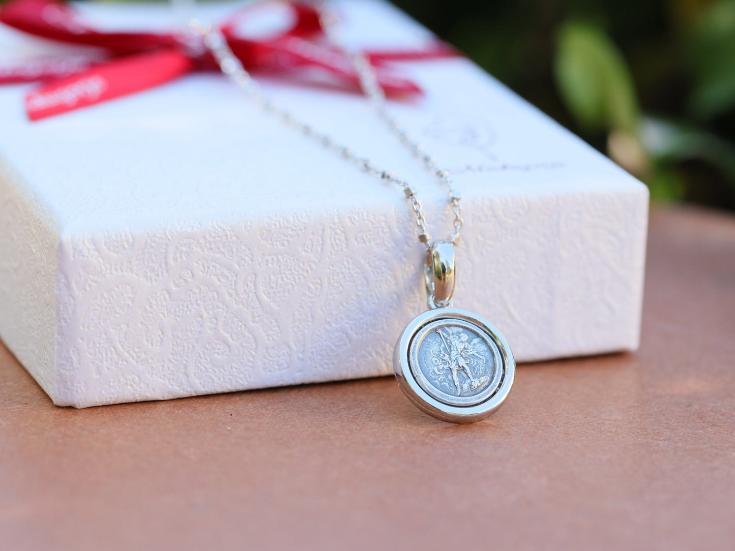 Colgante de San Miguel, plata de ley 925, colgante de collar redondo de 14 mm, encanto del arcángel Miguel, colgante de protección católica para adolescentes