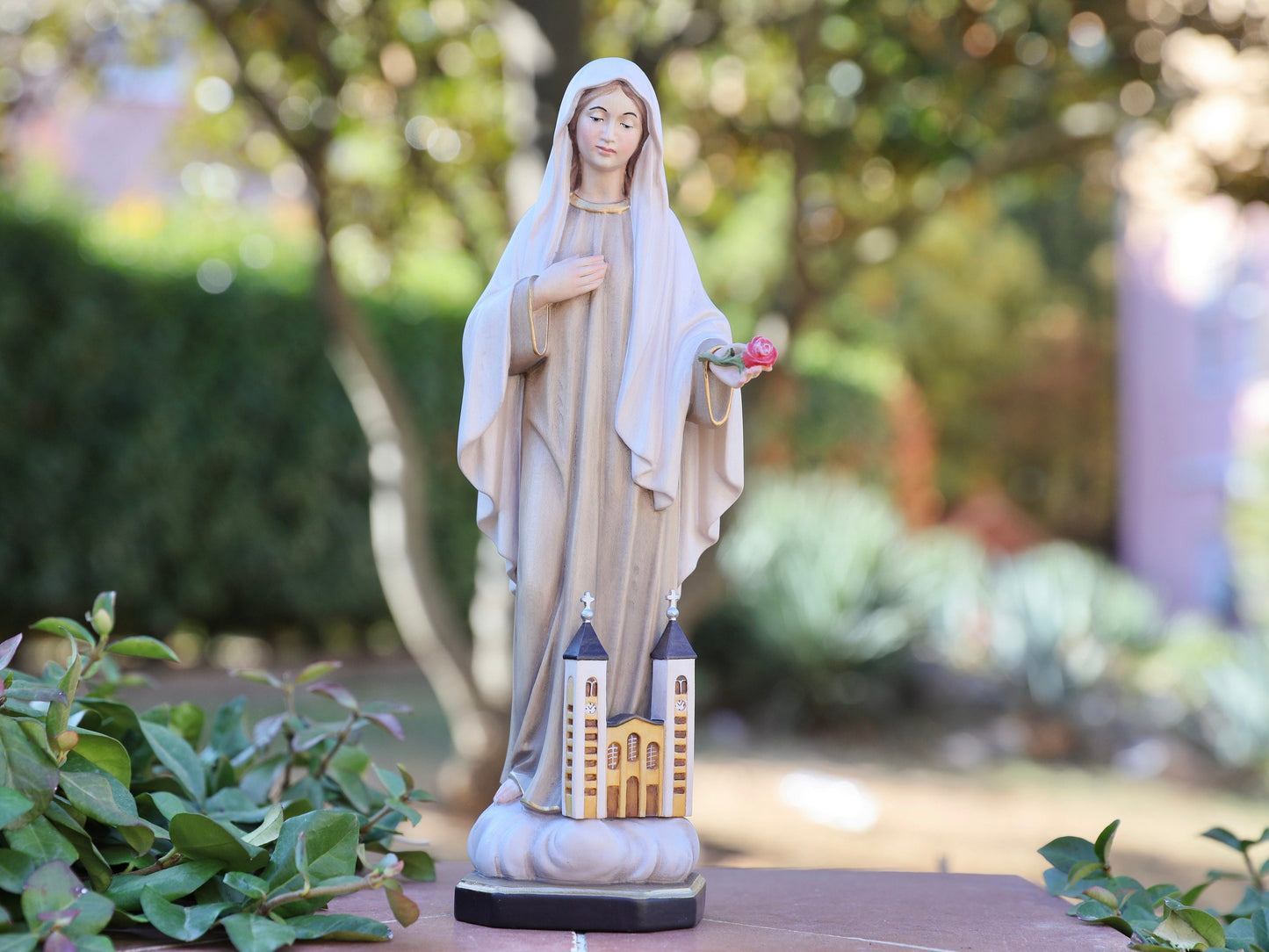Estatua de madera de Medjugorje, estatua de madera de Nuestra Señora, estatua de la Reina de la Paz de 11,8 pulgadas, estatua hecha a mano, estatua católica, estatua de la Virgen María de 30 cm,