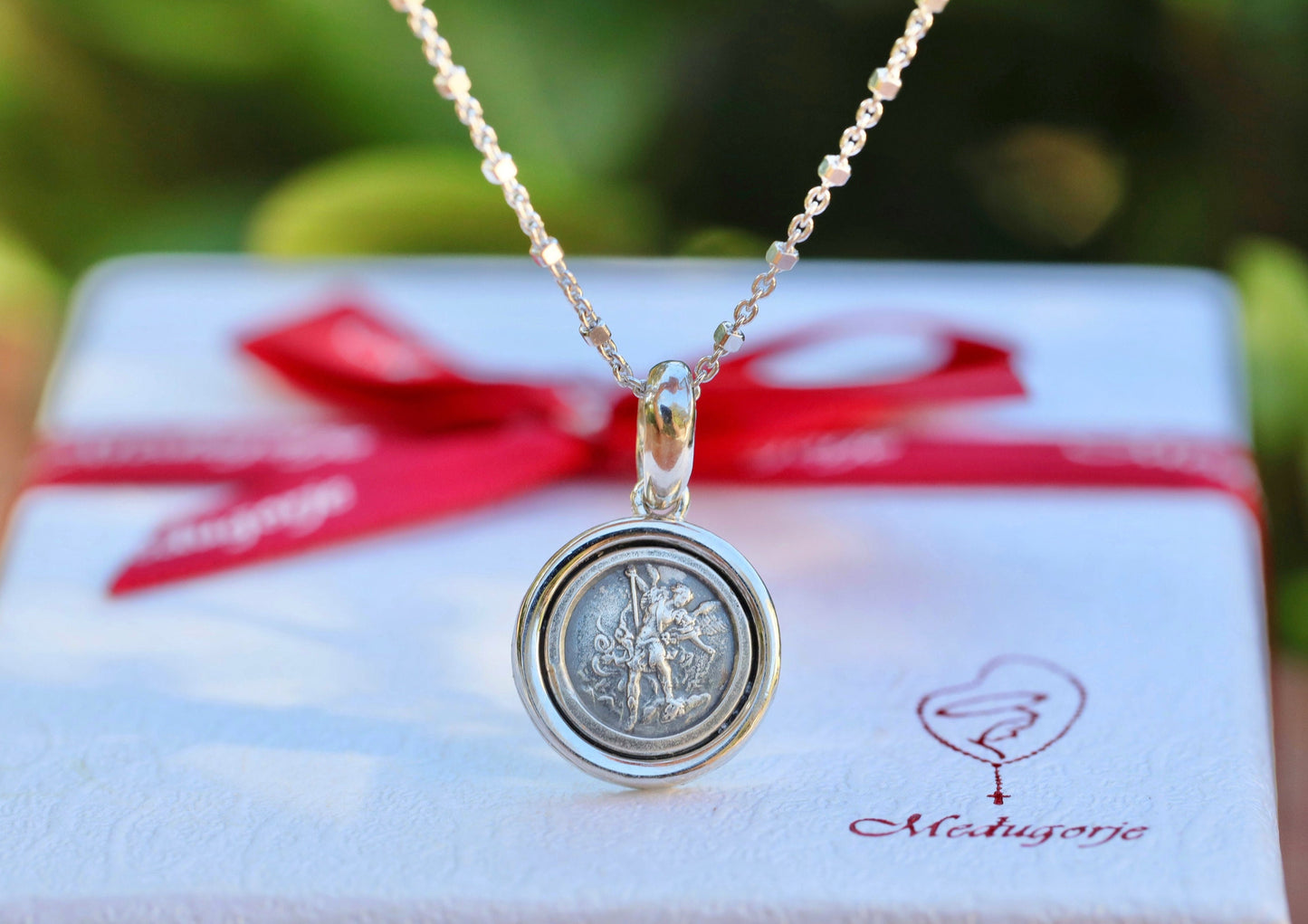 Colgante de San Miguel, plata de ley 925, colgante de collar redondo de 14 mm, encanto del arcángel Miguel, colgante de protección católica para adolescentes