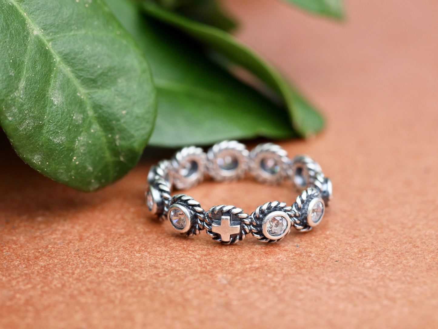 Anillo rosario de plata de primera ley, anillo rosario con circonitas, anillo rosario de plata de primera ley estilo vintage, anillo rosario Medjugorje, anillo estilo vintage
