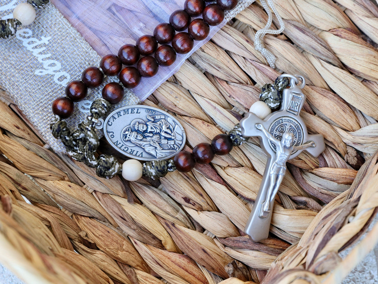 Rosario carmelita, rosario escapulario, rosario de madera, rosario católico, rosario paracord, rosario guerrero, rosario cruz de San Benito, Sagrado Corazón
