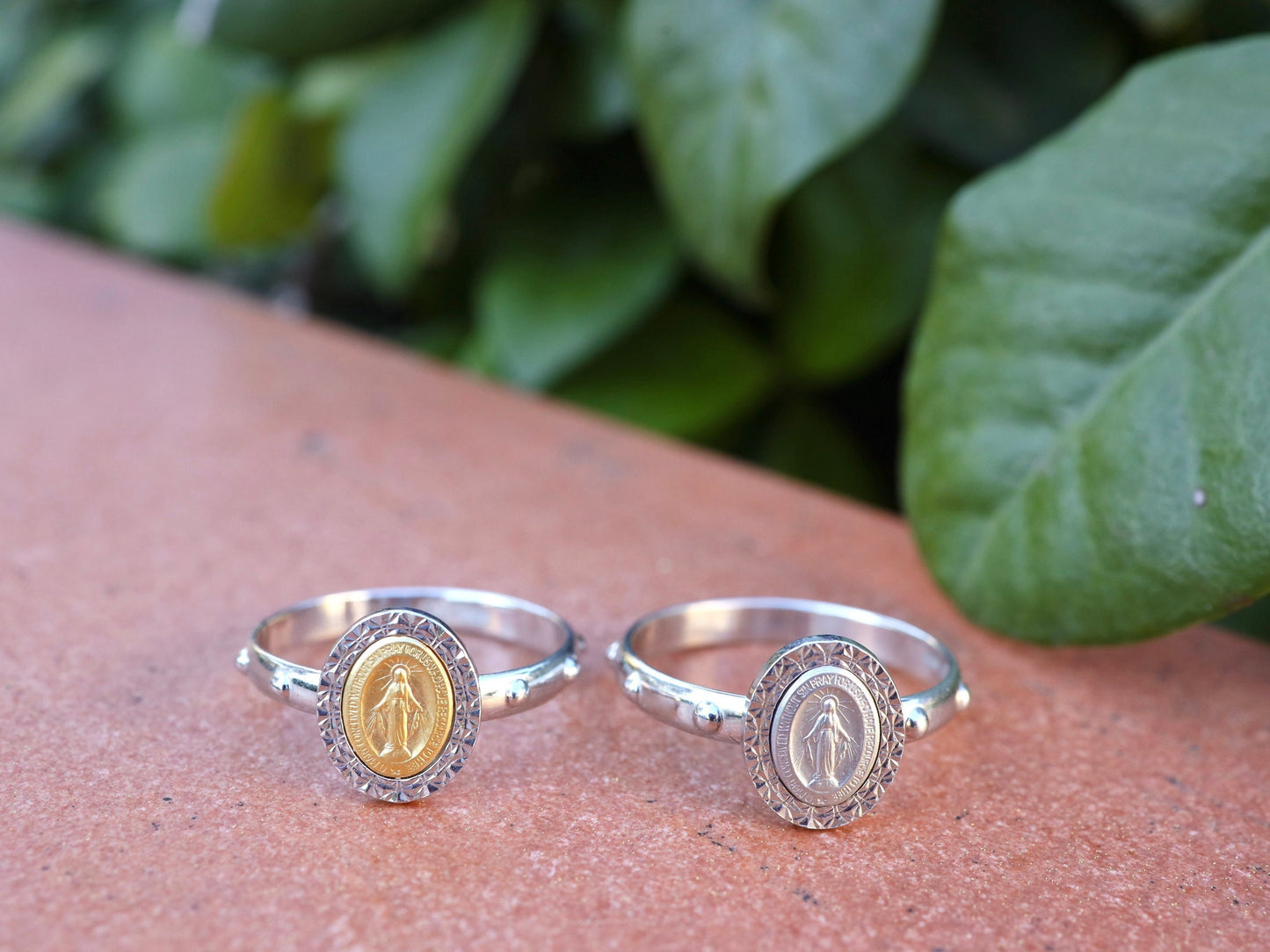 Anillo de rosario, anillo de Medalla Milagrosa, rosario de plata de ley 925, anillo de cuentas de oración, Virgen María talla diamante, delicado anillo católico con Nuestra Señora