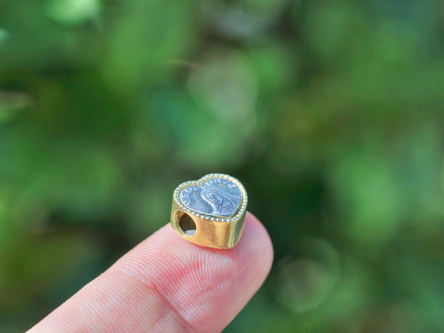 Encanto de Nuestra Señora para pulsera pandora similar, encanto en forma de corazón de plata de ley 925, encanto de Virgen María bañado en oro de Medjugorje para pulsera