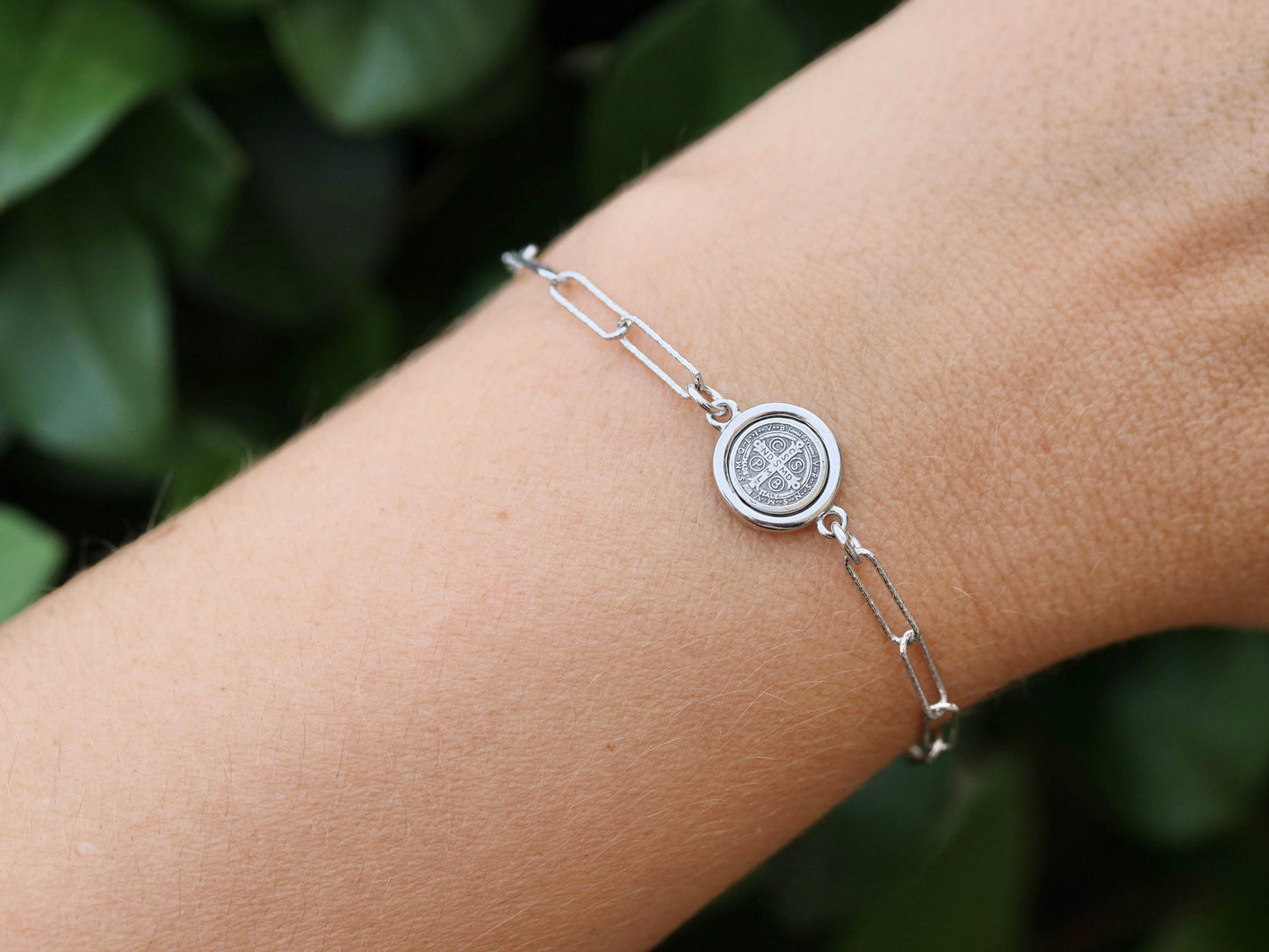 Pulsera PAPERCLIP San Benito, pulsera en miniatura, plata de ley 925, regalo para mujer, pulsera de medalla delicada, pulsera católica PARA MUJERES