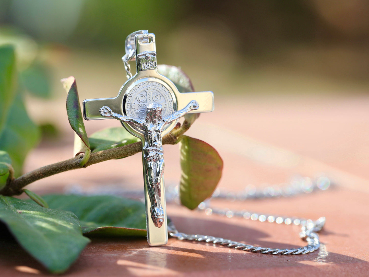 Crucifijo de San Benito, crucifijo de detalles finos, cruz de plata de ley 925, cruz talla diamante, crucifijo hecho con moneda, colgante crucifijo para hombre