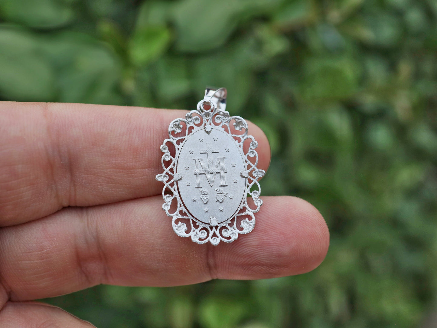Medalla Milagrosa de Nuestra Señora de Gracia | Medalla Milagrosa de filigrana de plata de ley con talla de diamante / Medalla de plata preciosa de Nuestra Señora de Gracia