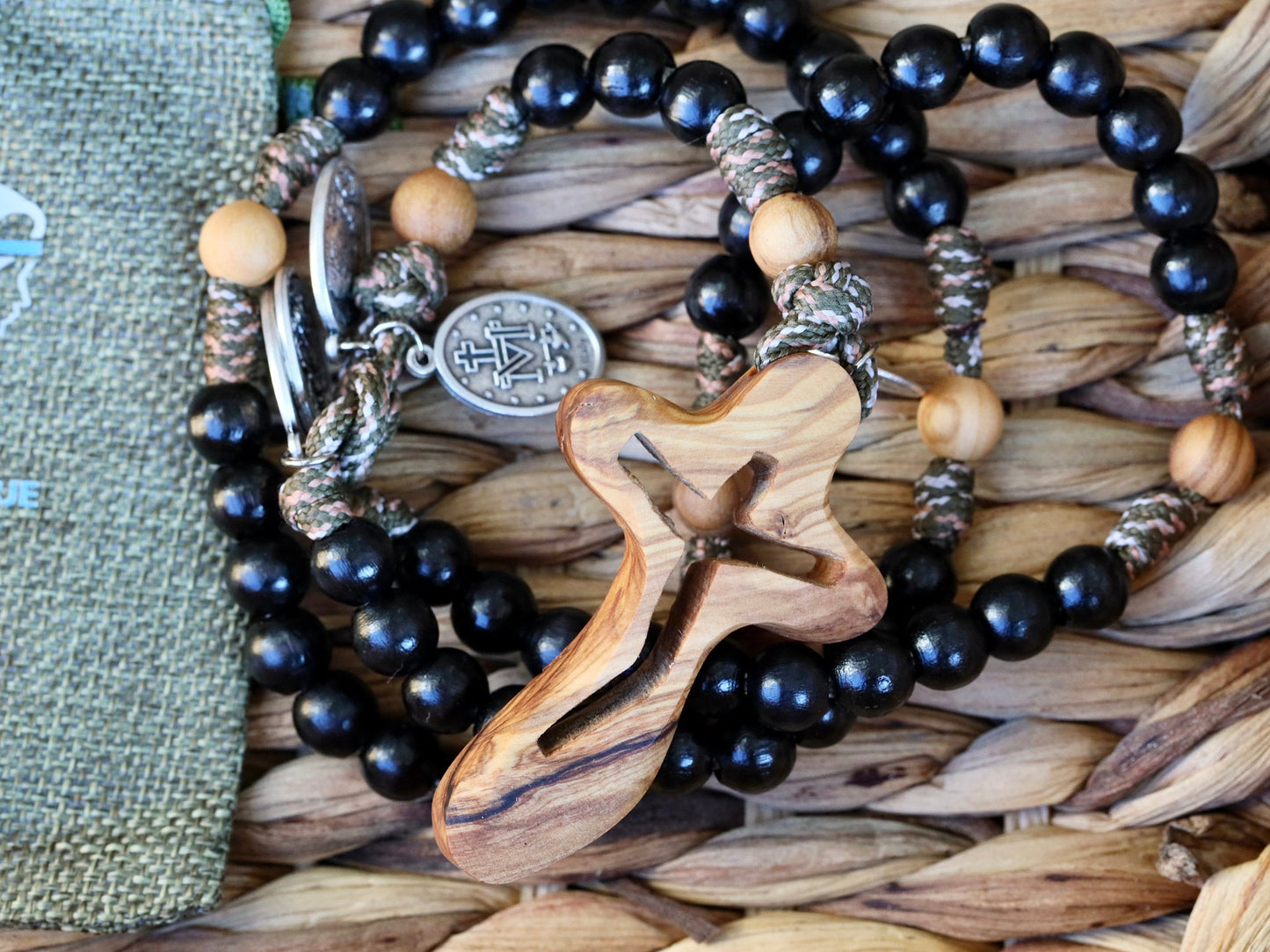 Rosario Paracord grande de 10 mm, rosario de madera, regalo católico, rosario táctico, rosario de cuentas negras para hombre, rosario de cruz grande, rosario de Medjugorje