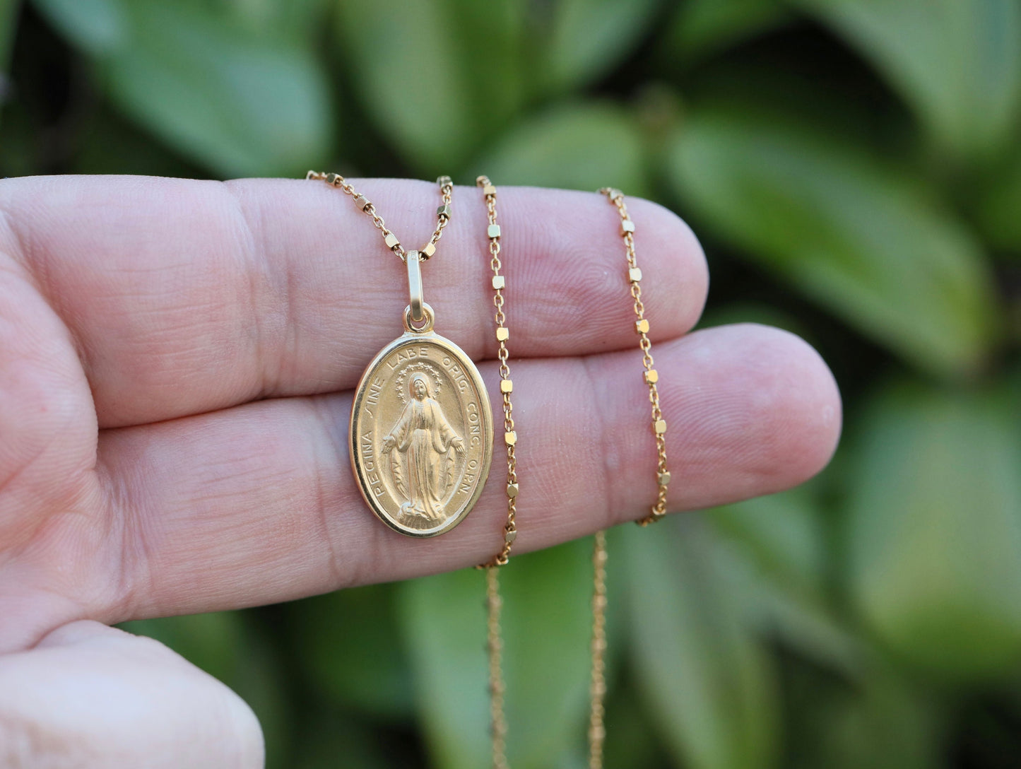 Medalla Milagrosa de plata de primera ley 925 con baño de oro de 18 kt, collar de plata relleno de oro de 18 pulgadas de Nuestra Señora de Gracia, colgante de la Medalla Milagrosa